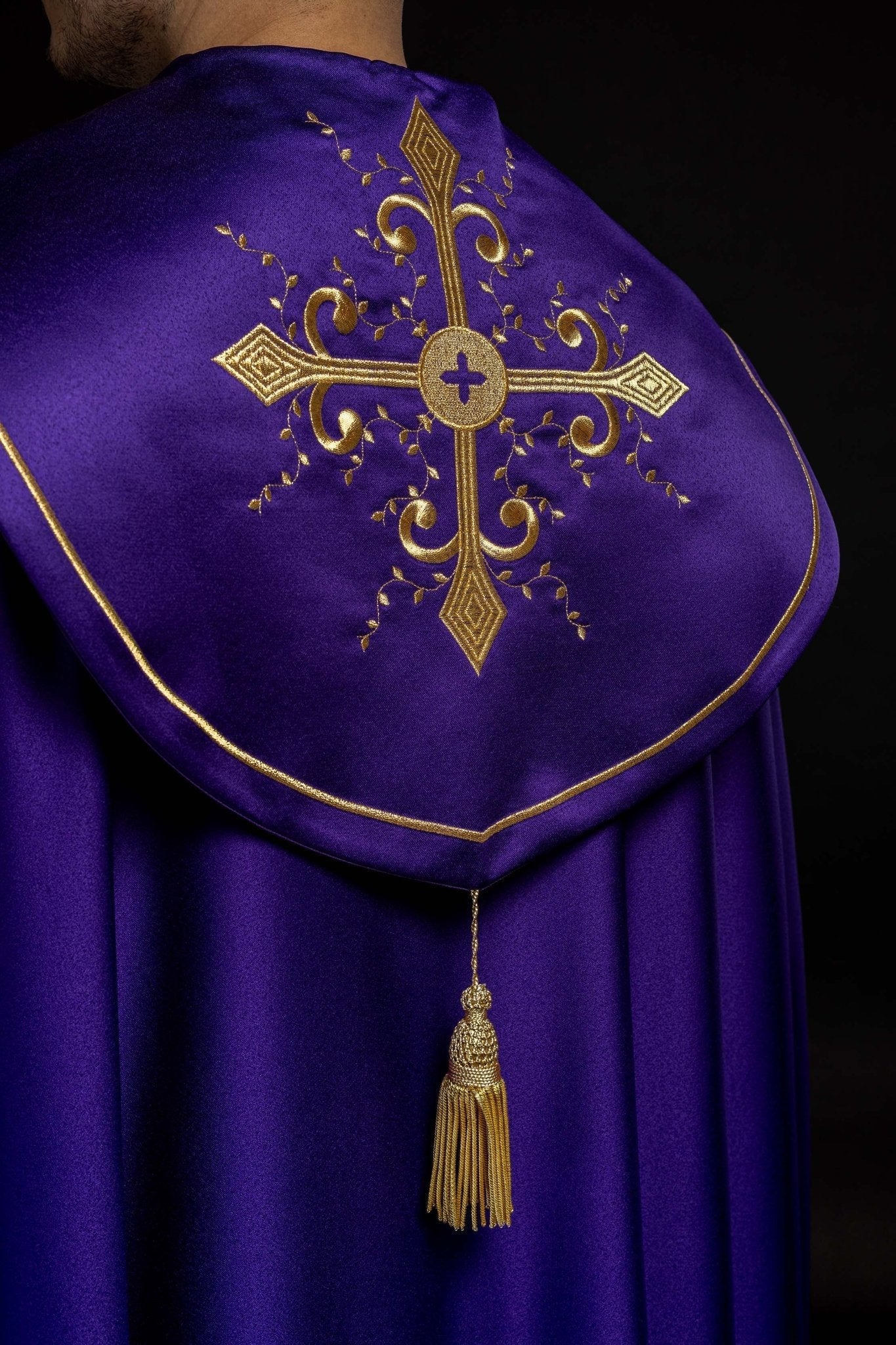 Purple priests cope emboidered KKP/024/03/20 145cm - HAFTINAUSA.COM