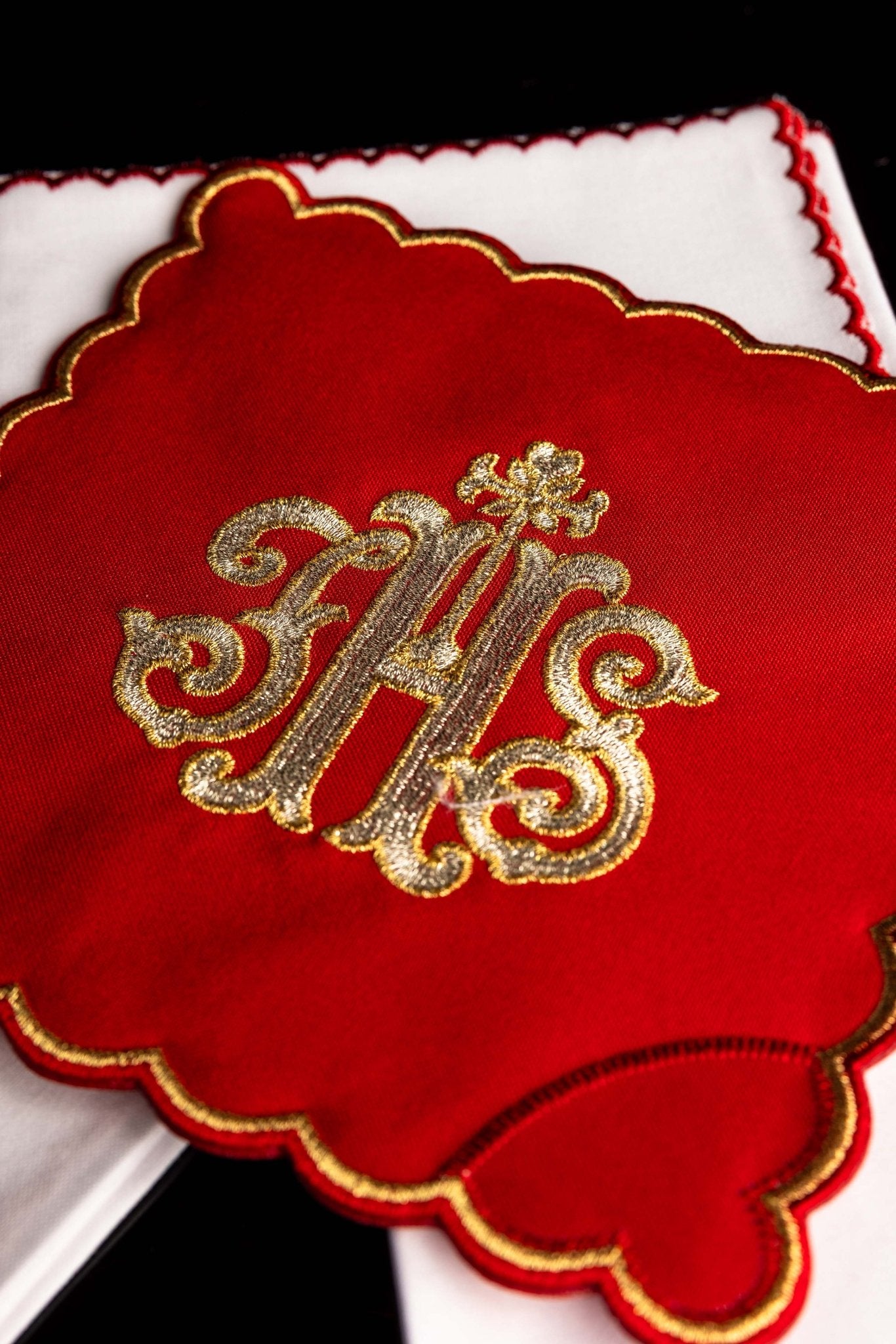 Red Chalice Linen set with IHS motif KK/072/02 - CHASUBLES.COM