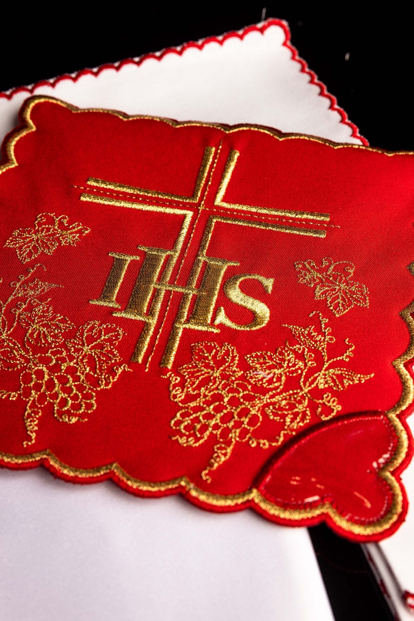 Red Chalice Linens KK/156/02 - CHASUBLES.COM