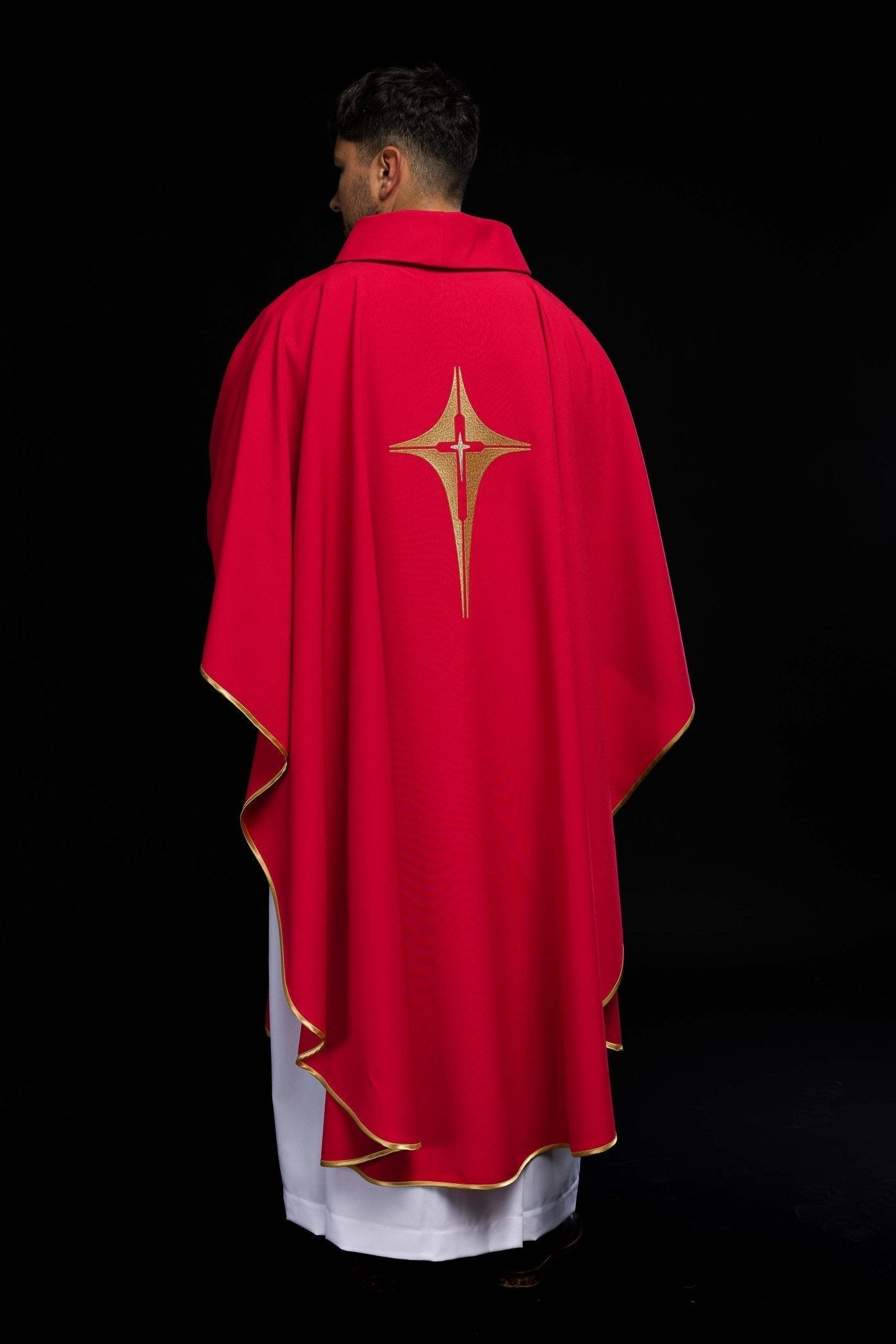 Red chasuble embroidered with cross motif KOR/002/02/12 CZERWONY - HAFTINAUSA.COM