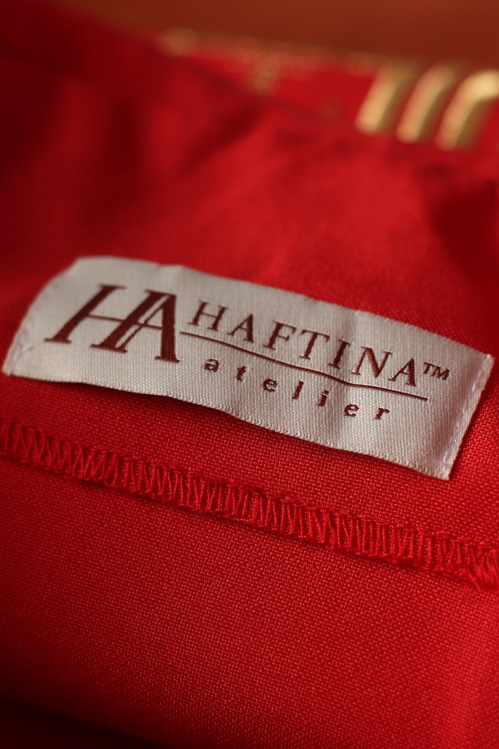 Red chasuble embroidered with IHS motif KOR/003/02/12 CZERWONY - HAFTINAUSA.COM
