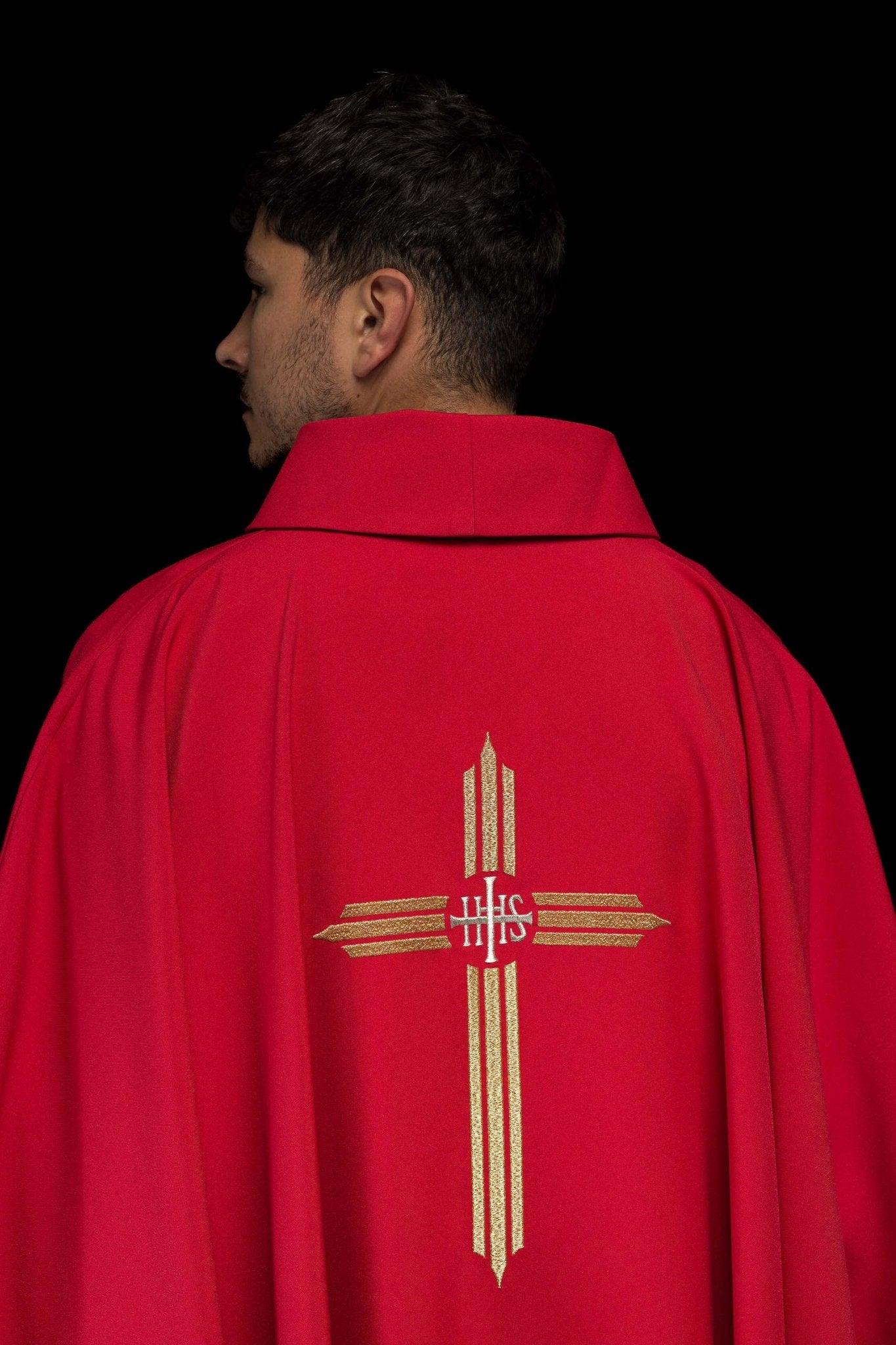 Red chasuble embroidered with the symbol of Cross IHS KOR/017/02/12 CZERWONY - CHASUBLES.COM
