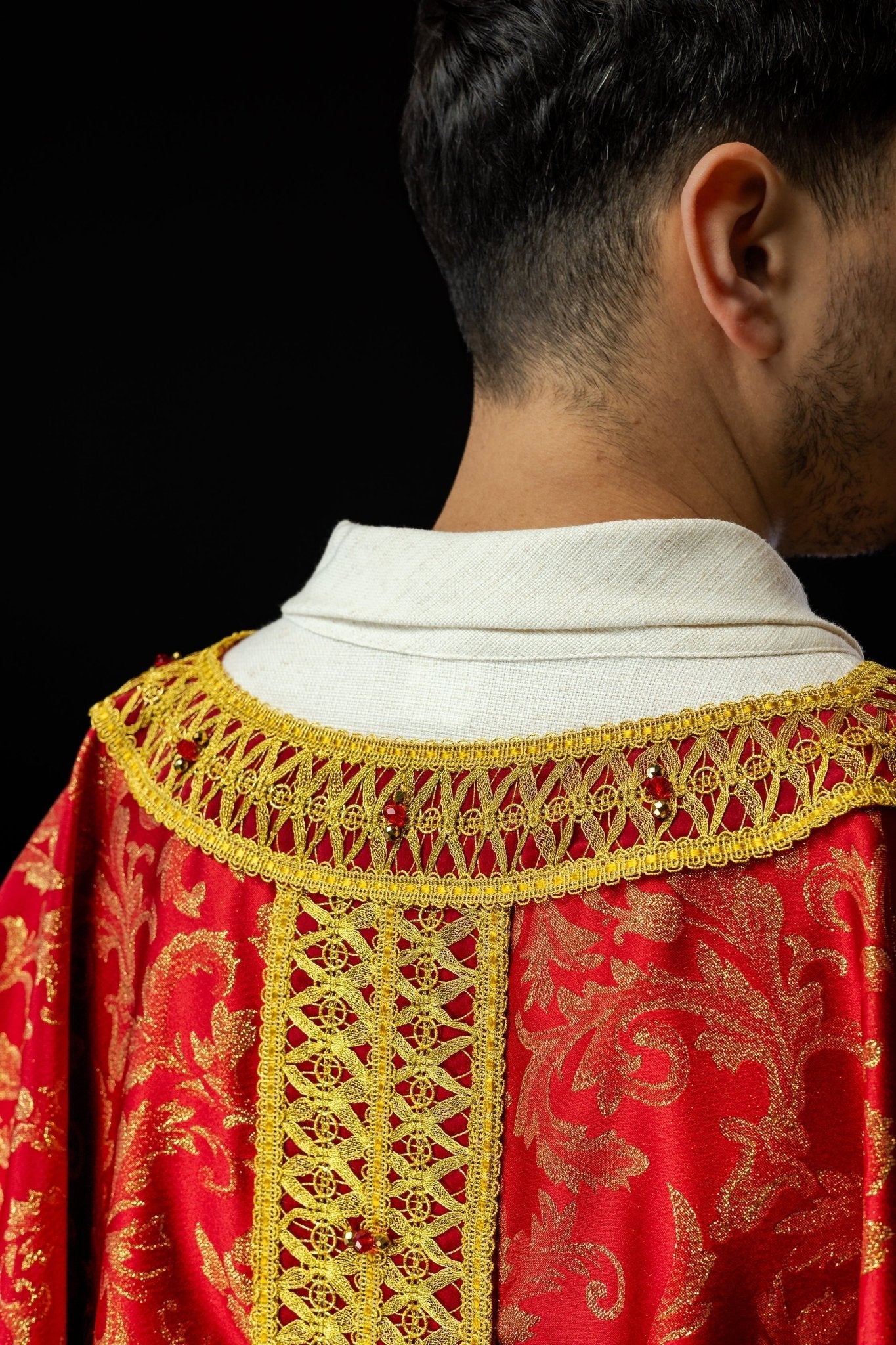 Red chasuble made of jacquard Italian fabric Handmade 7009 HM/7009/02/90 - HAFTINAUSA.COM