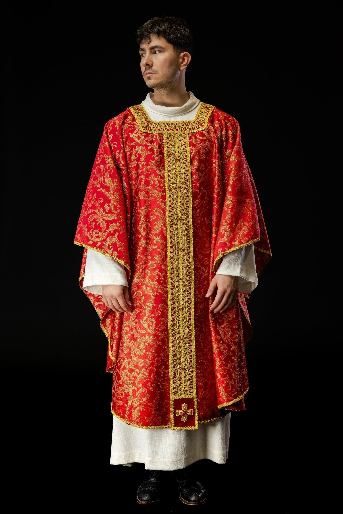 Red chasuble made of jacquard Italian fabric Handmade 7009 HM/7009/02/90 - HAFTINAUSA.COM