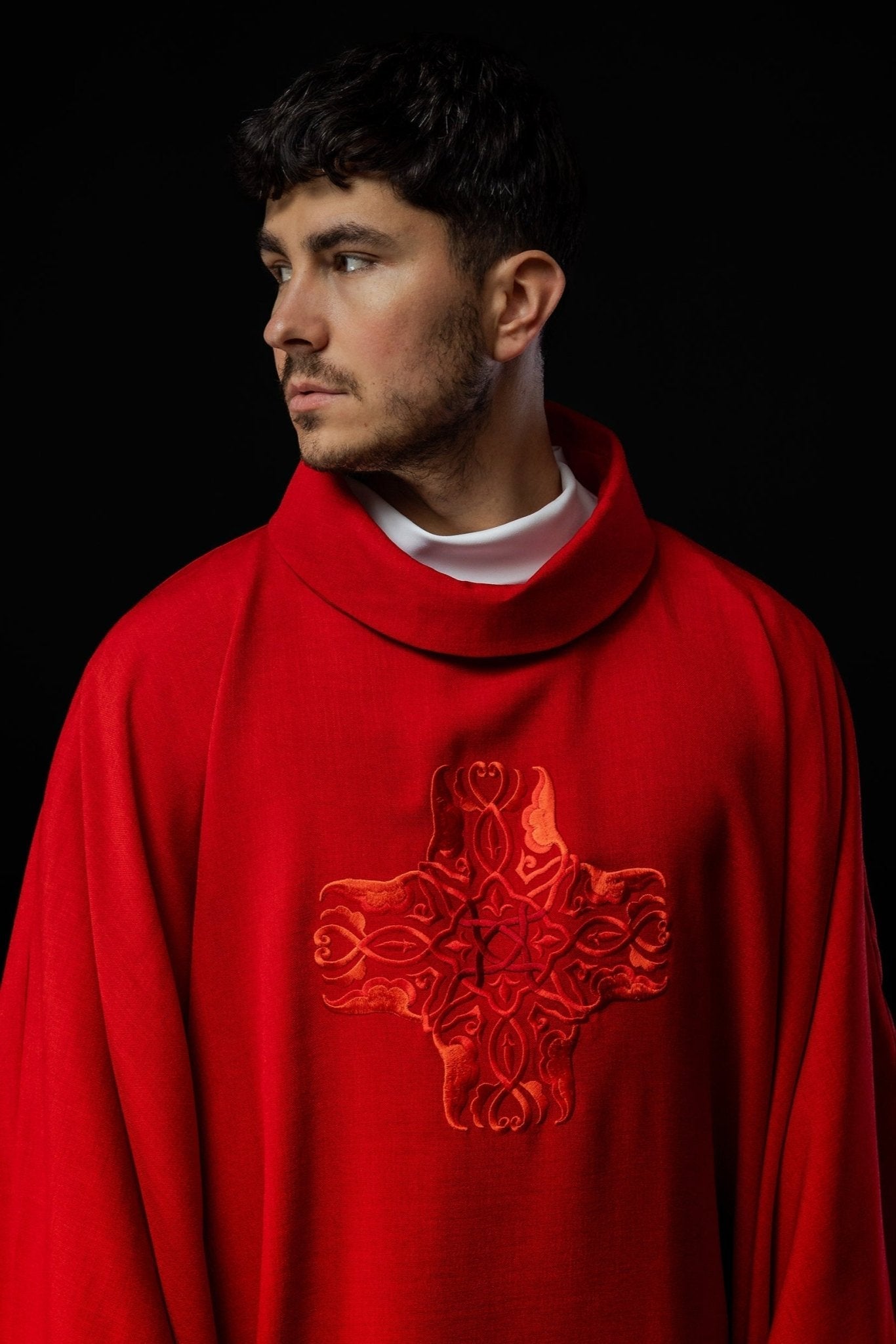 Red chasuble with Cross embroidery HA7035 - 02 CZERWONY - HAFTINAUSA.COM