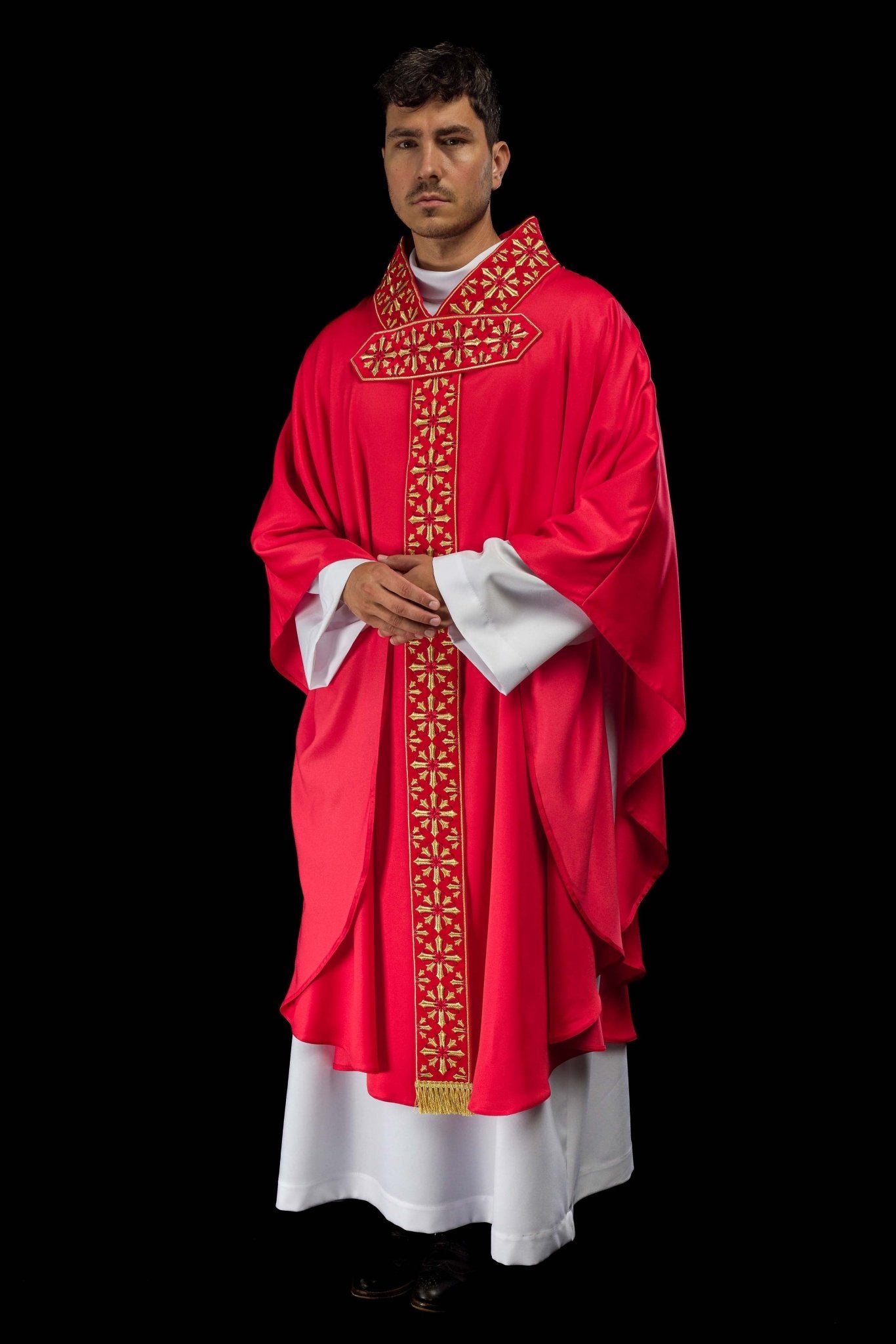 Red chasuble with cross neck and shiny embroidery LE/7026/02 - CHASUBLES.COM