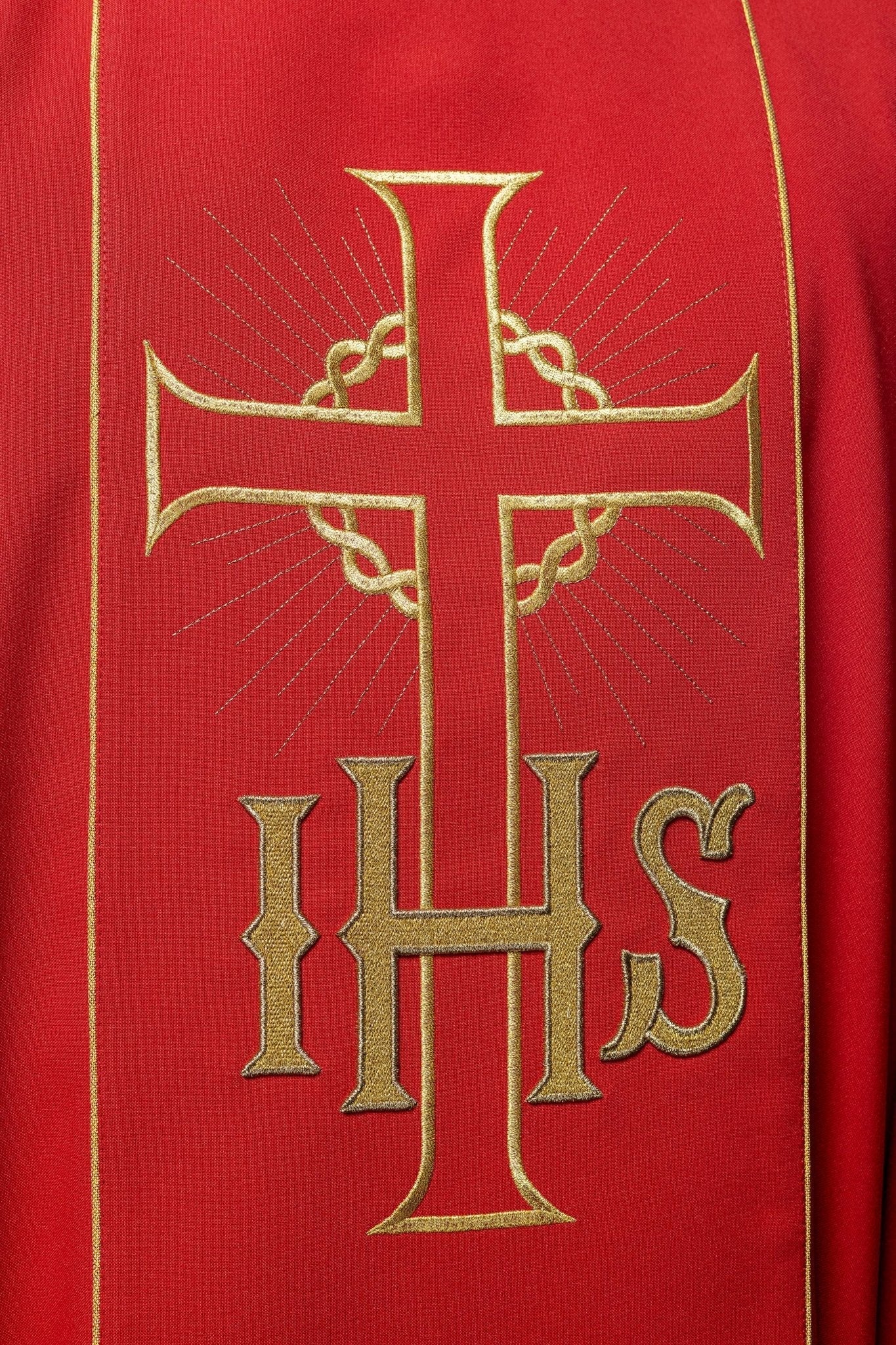 Red chasuble with cross symbol and grapes KOR/214/02/01 CZERWONY - HAFTINAUSA.COM