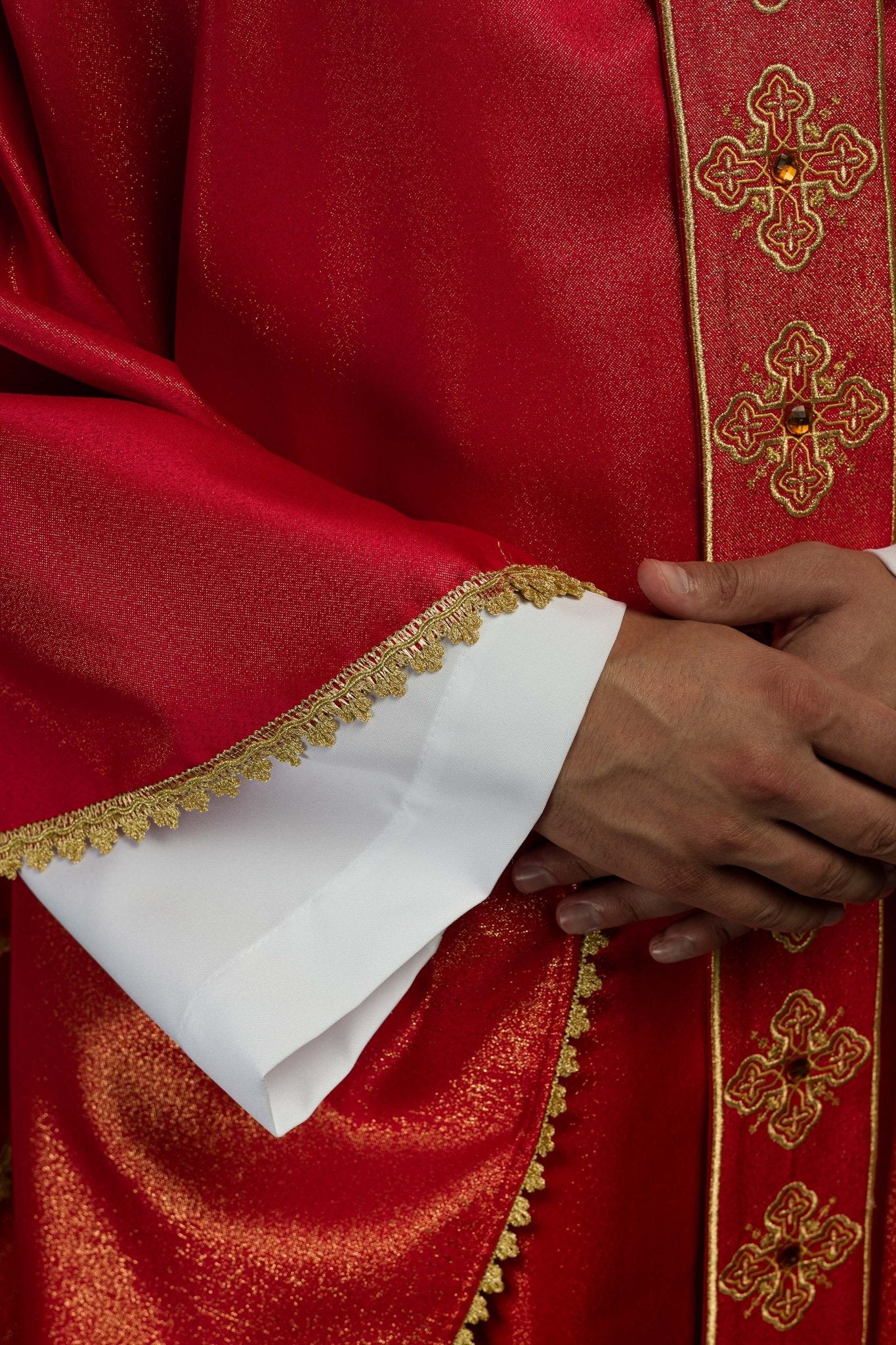 Red chasuble with decorative stones and embroidered collar S-7056-02-54 - CHASUBLES.COM