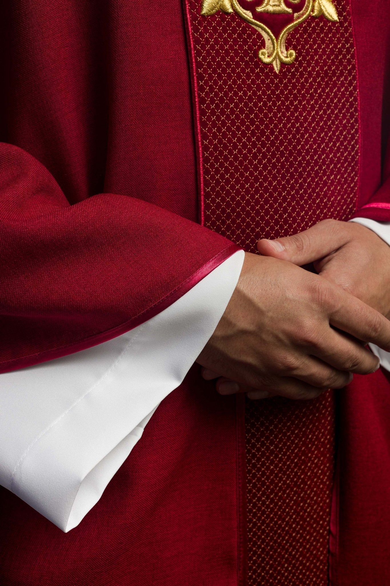 Red Chasuble with Embroidered Cross Symbol LE/7029/02 - HAFTINAUSA.COM