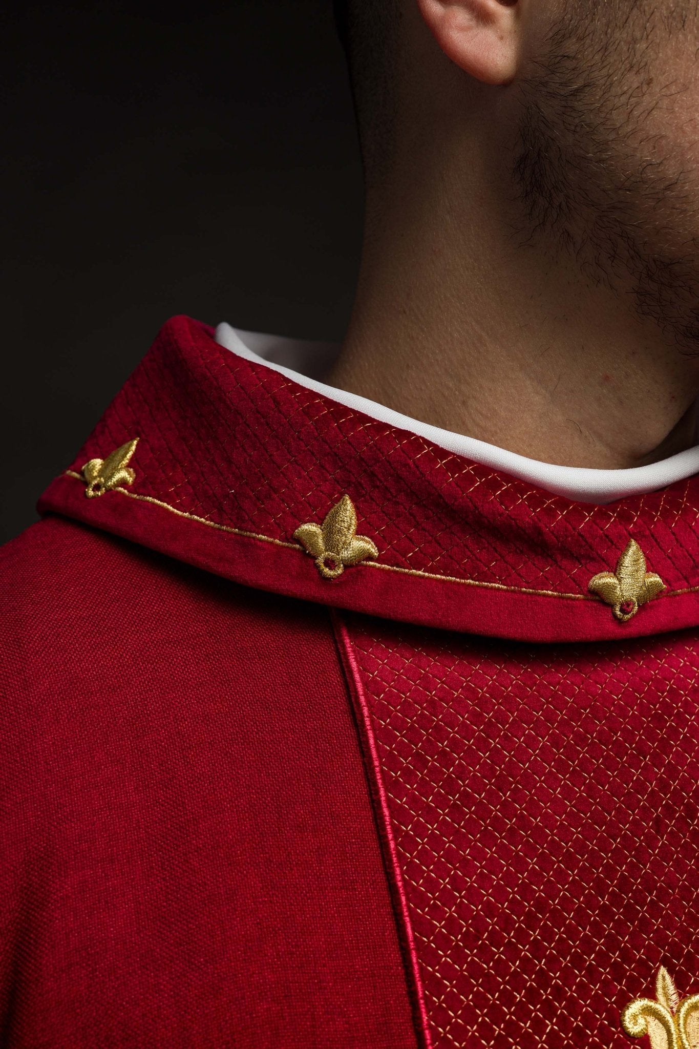 Red Chasuble with Embroidered Cross Symbol LE/7029/02 - HAFTINAUSA.COM