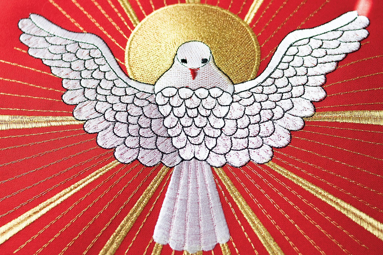 Red Chasuble with Holy Spirit symbol KOR/015/02/01 CZERWONY - HAFTINAUSA.COM