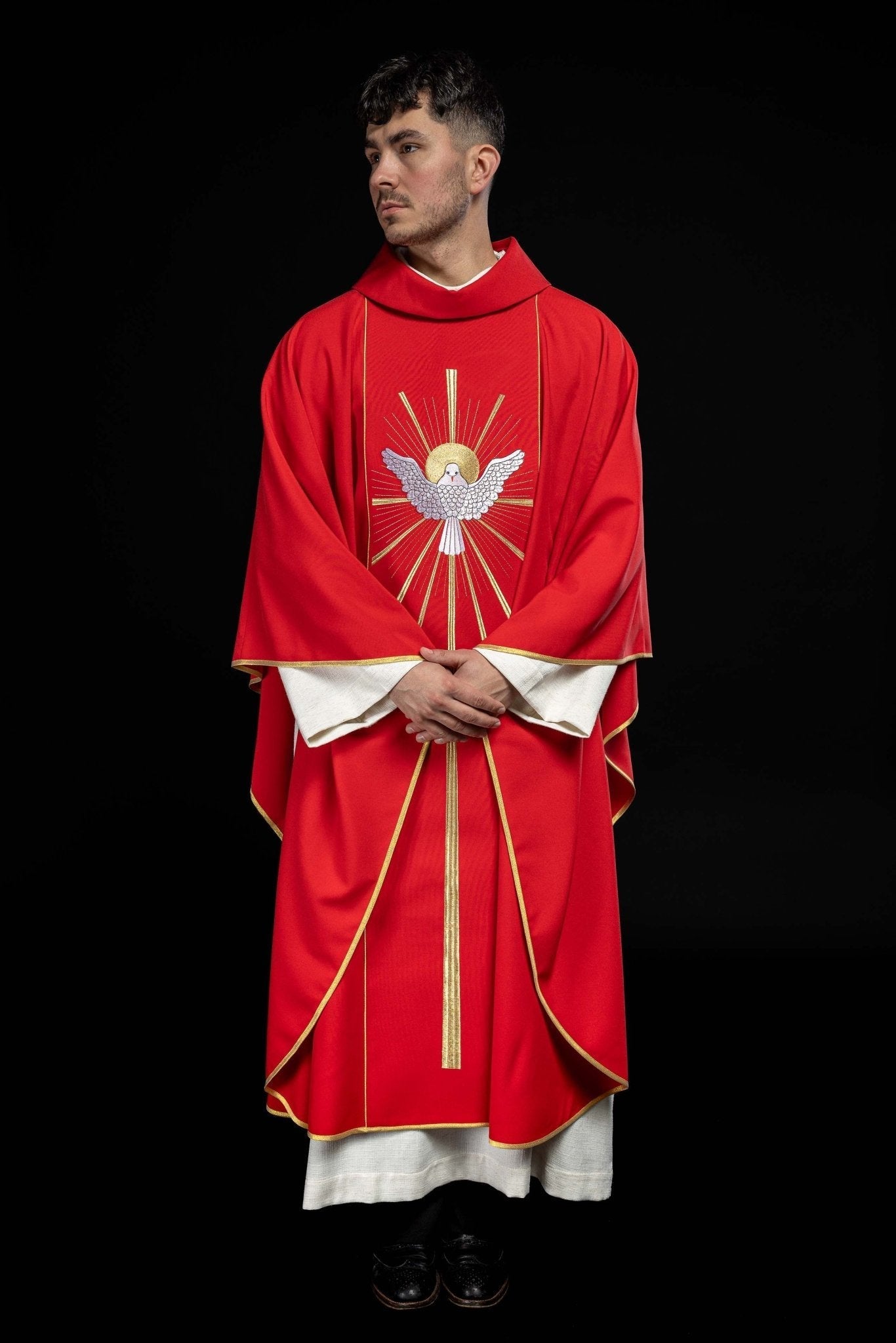 Red Chasuble with Holy Spirit symbol KOR/015/02/01 CZERWONY - HAFTINAUSA.COM