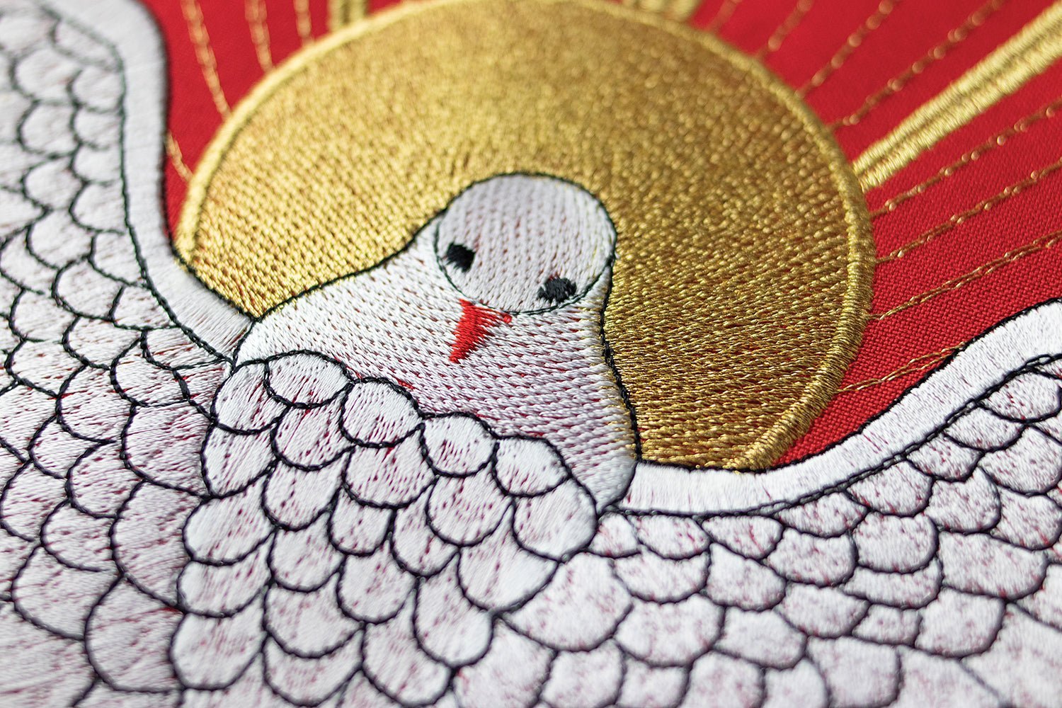 Red Chasuble with Holy Spirit symbol KOR/015/02/01 CZERWONY - HAFTINAUSA.COM