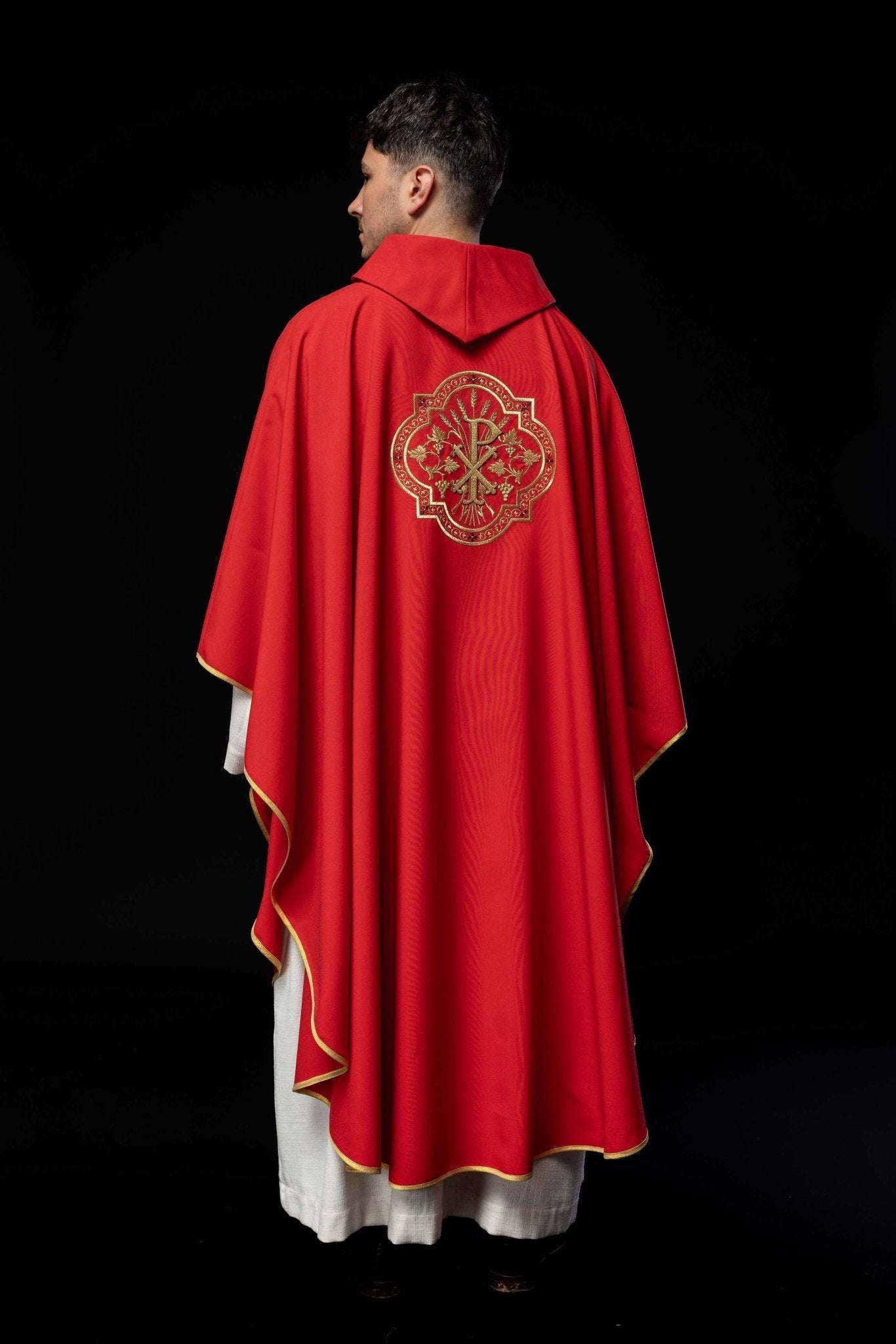 Red chasuble with IHS and PAX embroidery KOR/119/02/01 CZERWONY - HAFTINAUSA.COM