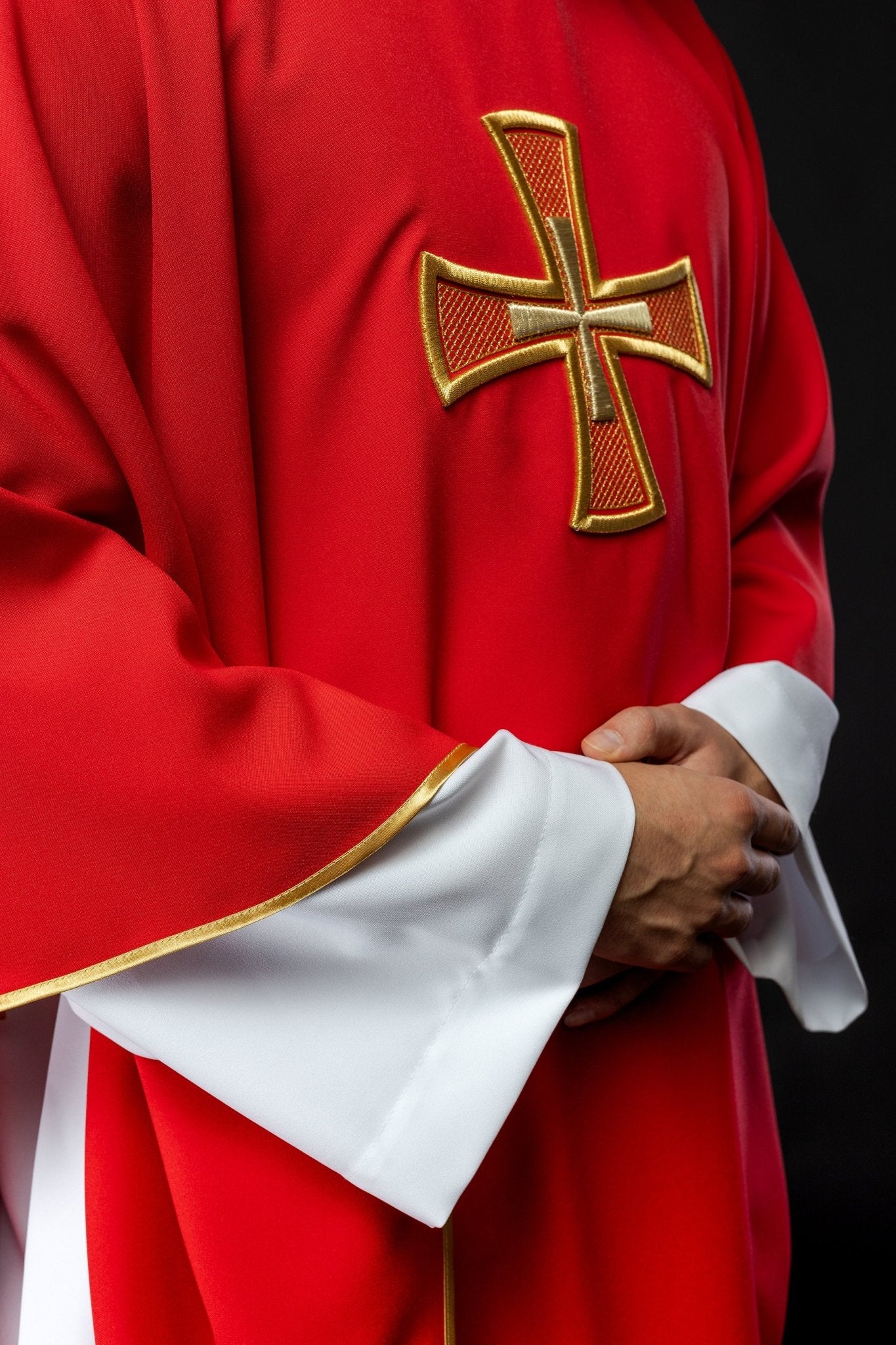Red chasuble with mosaic red cross KOR/258/02/12 - HAFTINAUSA.COM