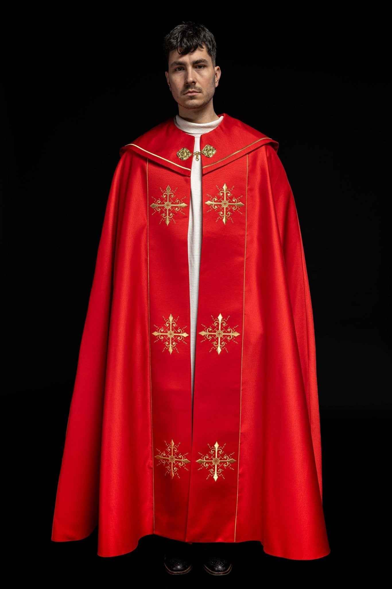Red church cope with embroidery with gold crosses KKP/024/02/20 CZERWONA SAT. POMPON 145cm - HAFTINAUSA.COM
