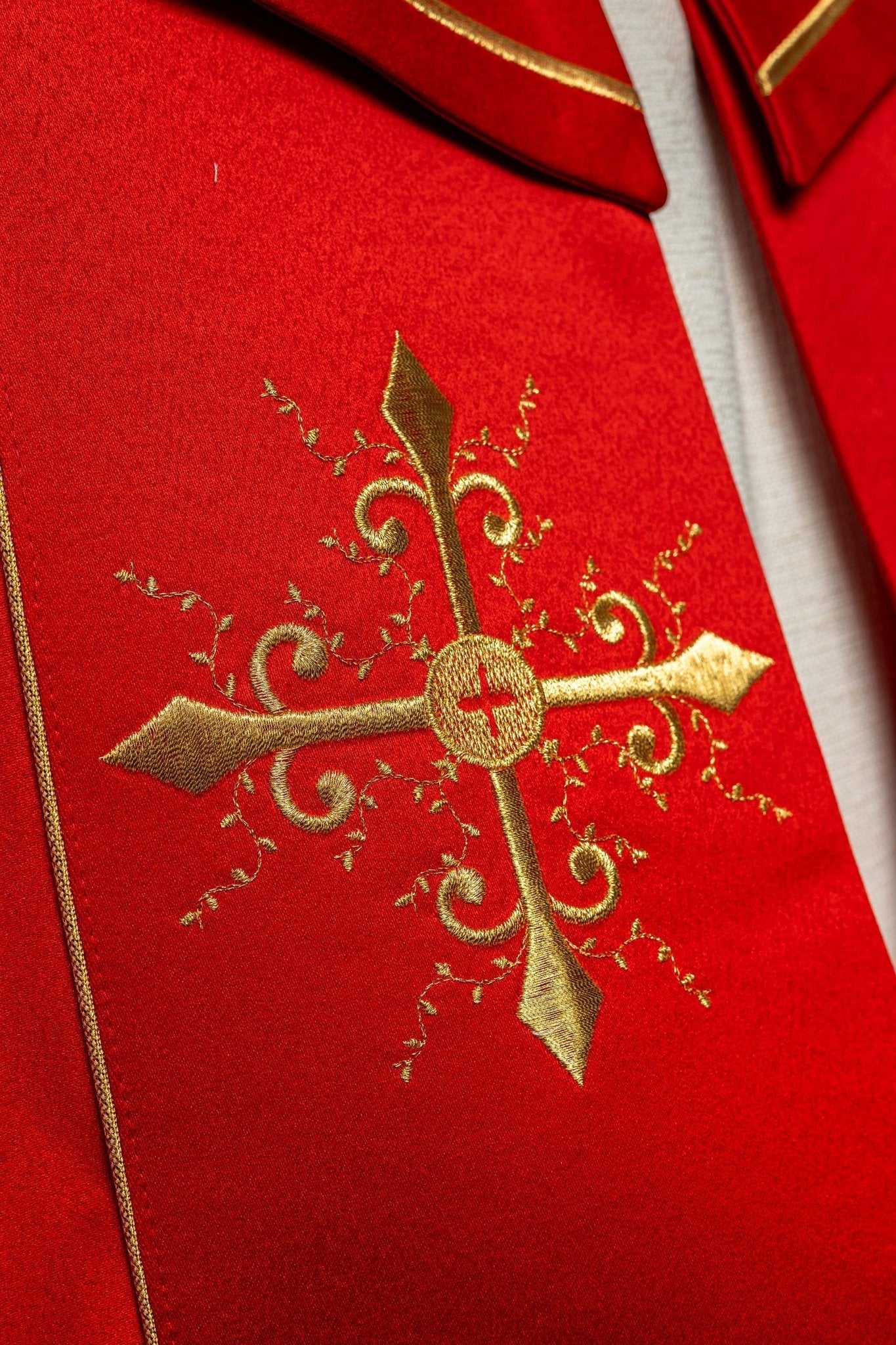 Red church cope with embroidery with gold crosses KKP/024/02/20 CZERWONA SAT. POMPON 145cm - HAFTINAUSA.COM