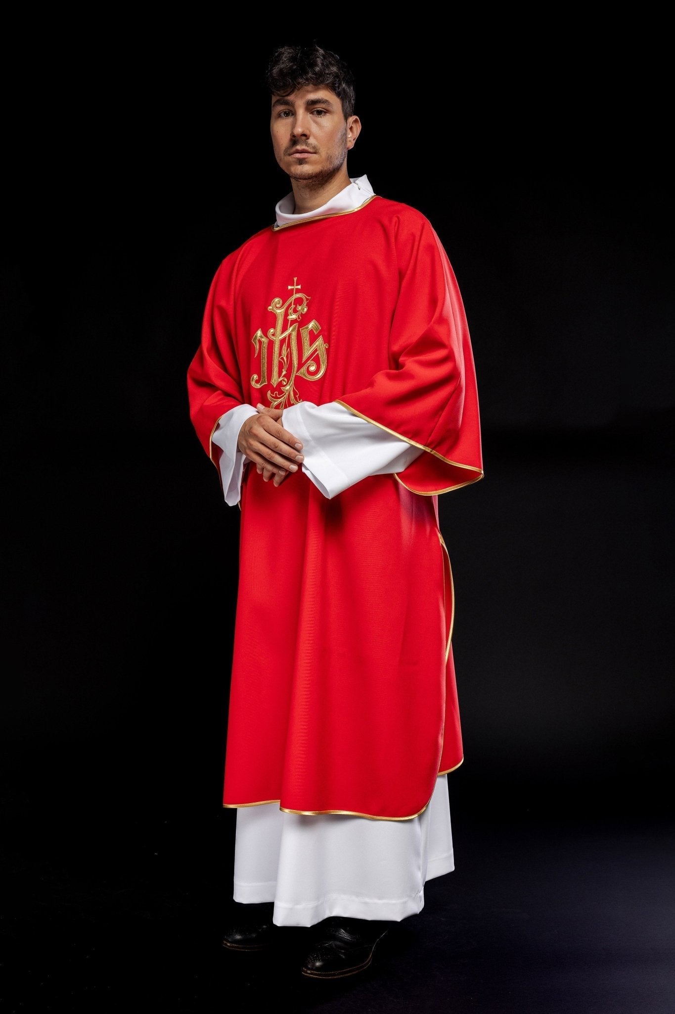 Red dalmatic chasuble with gold IHS KDL/032/02/12/D - HAFTINAUSA.COM