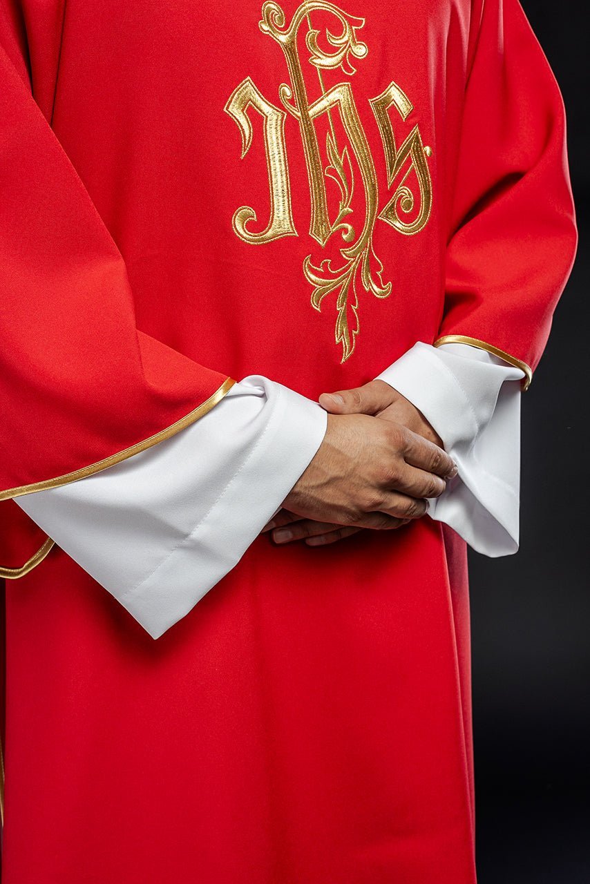 Red dalmatic chasuble with gold IHS KDL/032/02/12/D - HAFTINAUSA.COM