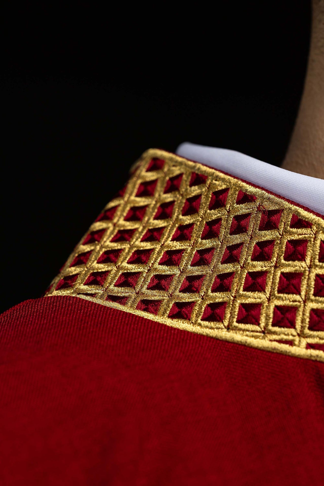 Red dalmatic with embroidered crosses and a collar S-1070-02-70-D DALMATYK - CHASUBLES.COM