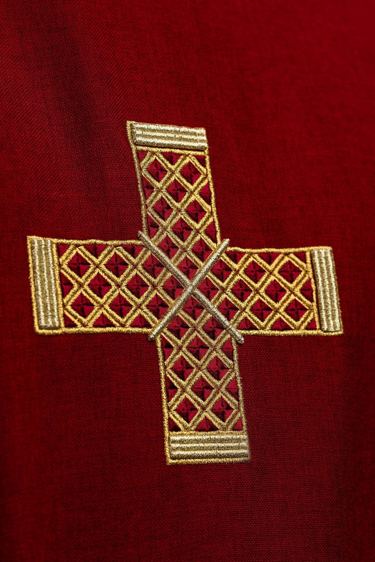 Red dalmatic with embroidered crosses and a collar S-1070-02-70-D DALMATYK - CHASUBLES.COM