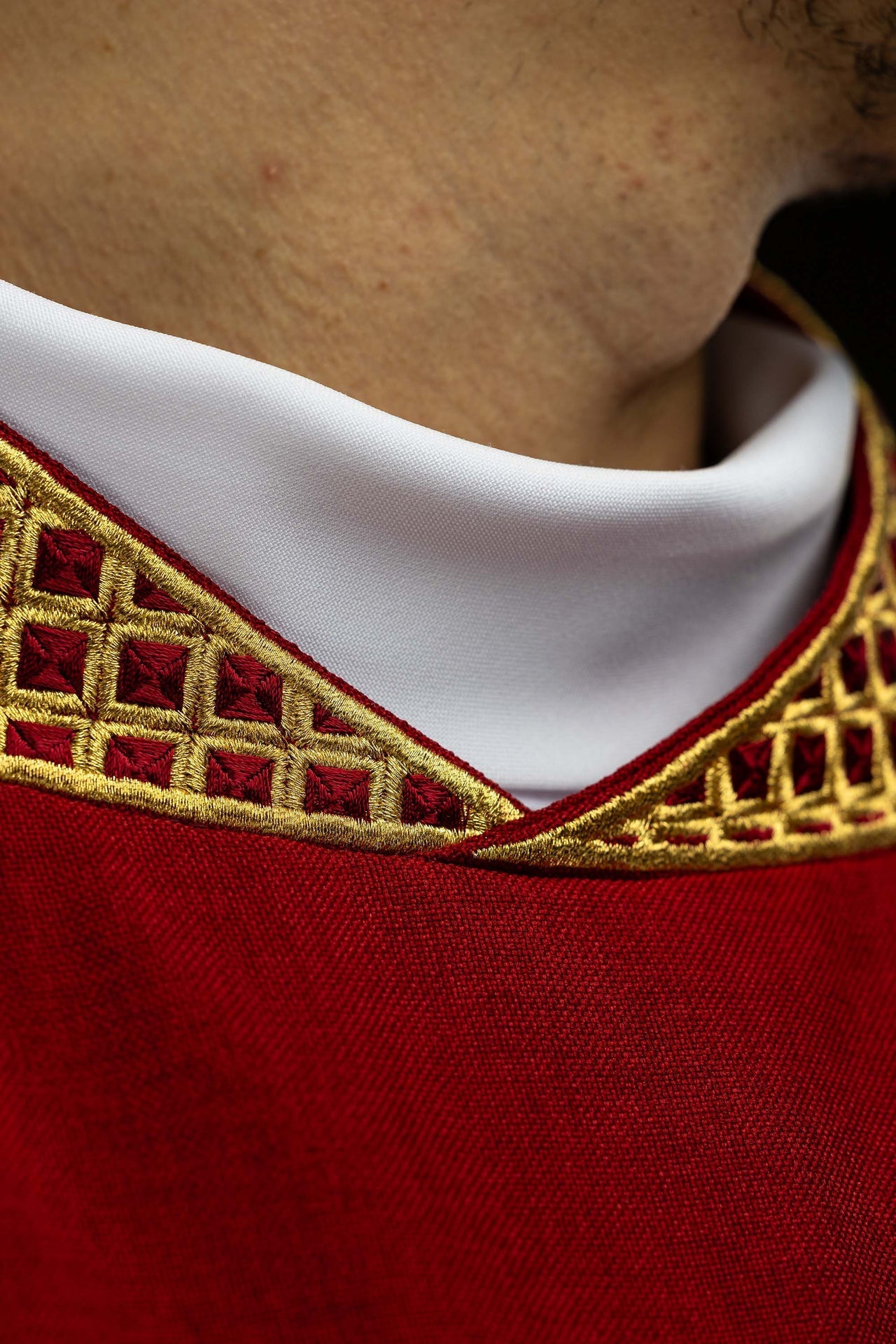 Red dalmatic with embroidered crosses and a collar S-1070-02-70-D DALMATYK - CHASUBLES.COM