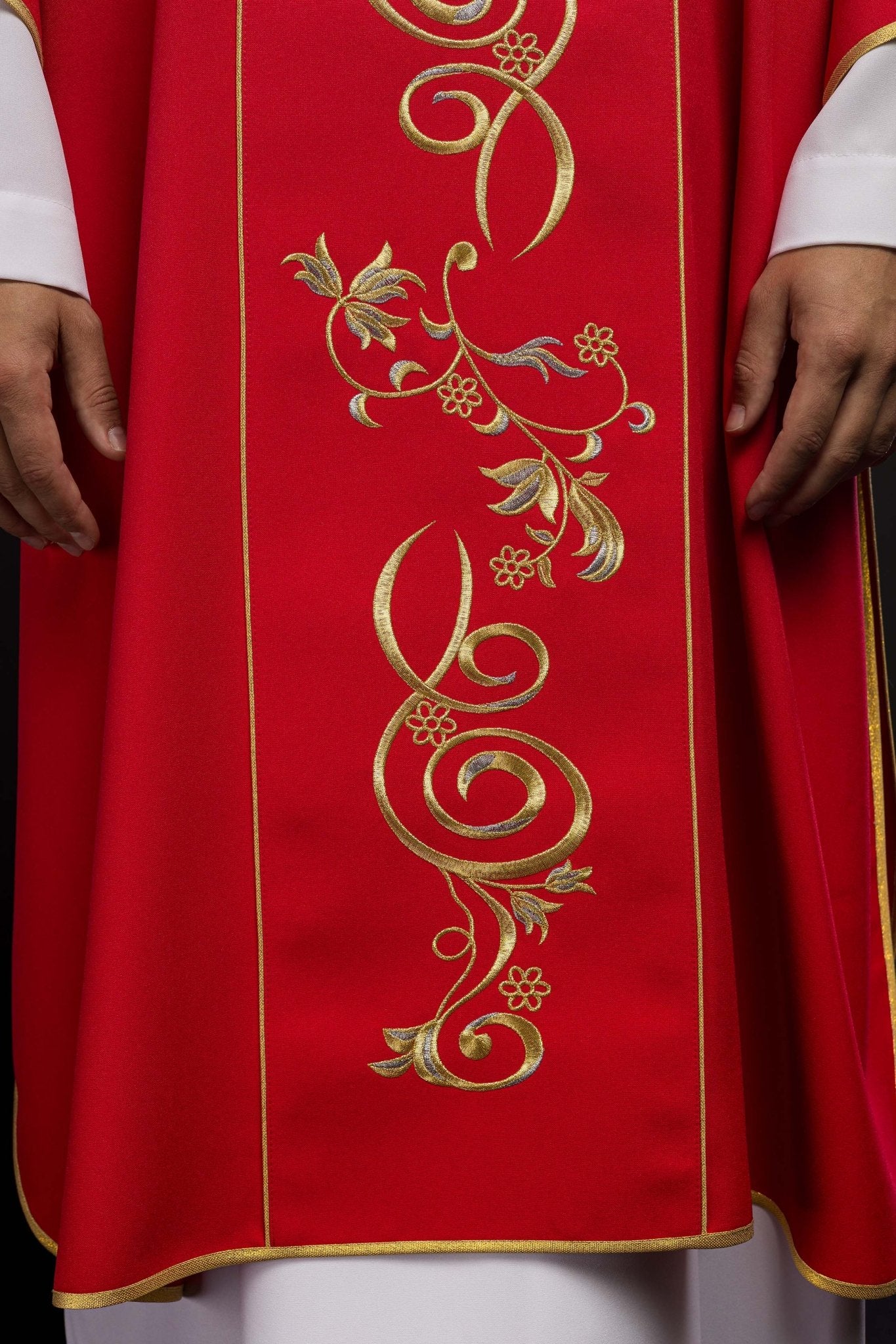 Red dalmatic with embroidered IHS band KDL/031/02/01/A CZERWONY DALMATYK - HAFTINAUSA.COM