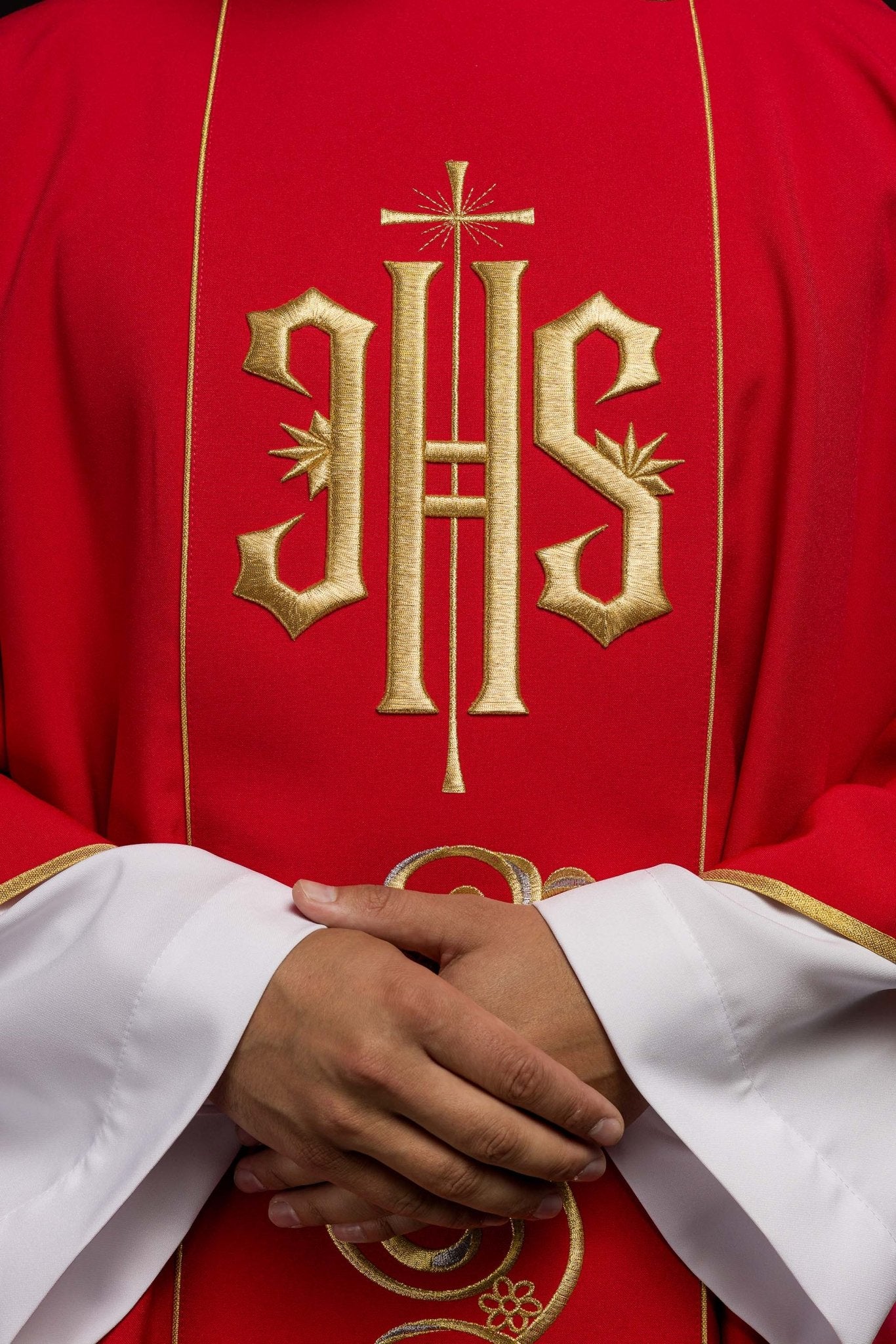 Red dalmatic with embroidered IHS band KDL/031/02/01/A CZERWONY DALMATYK - HAFTINAUSA.COM