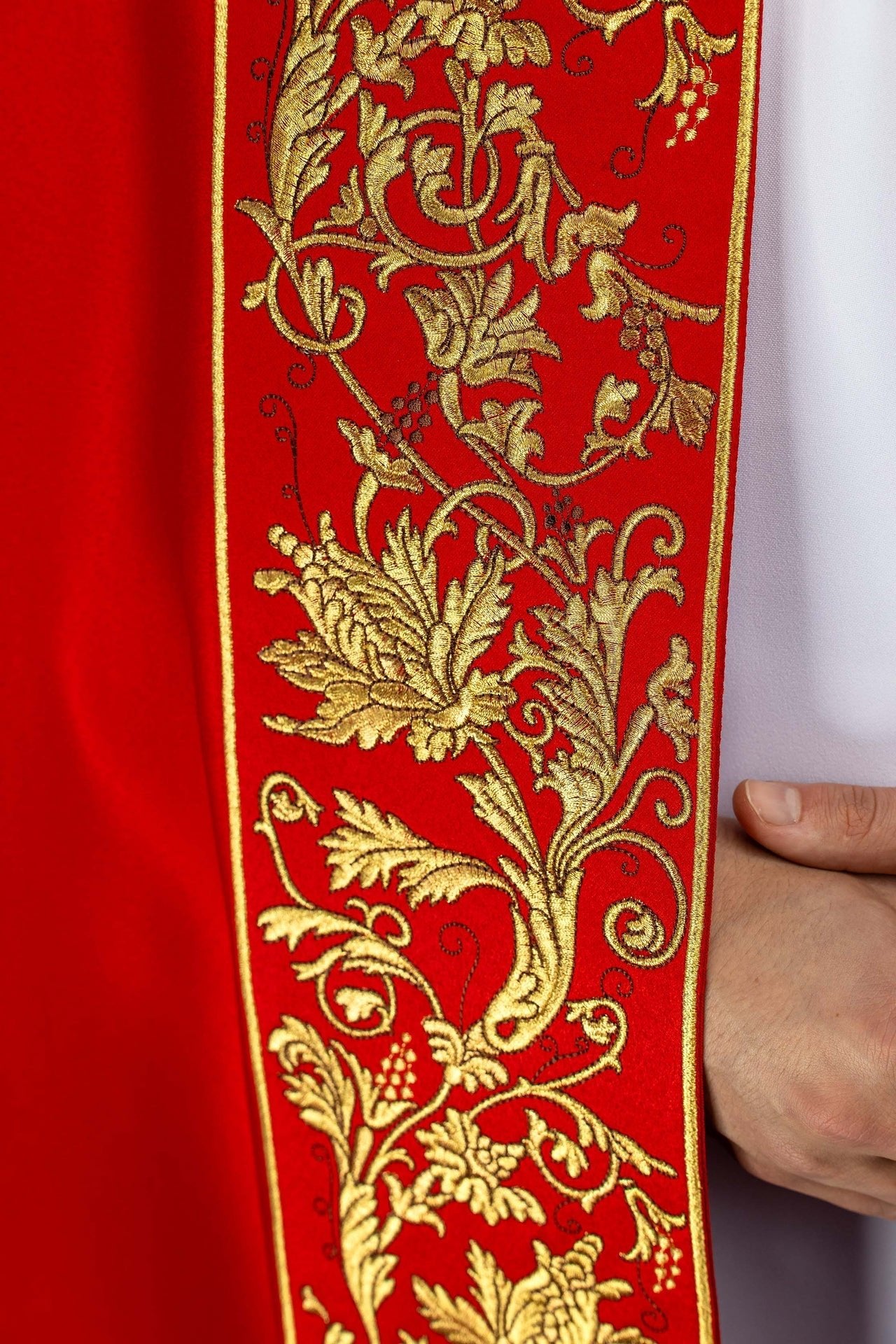 Red embroidered liturgical cope with a chalice motif KKP/013/02/20 145cm - CHASUBLES.COM