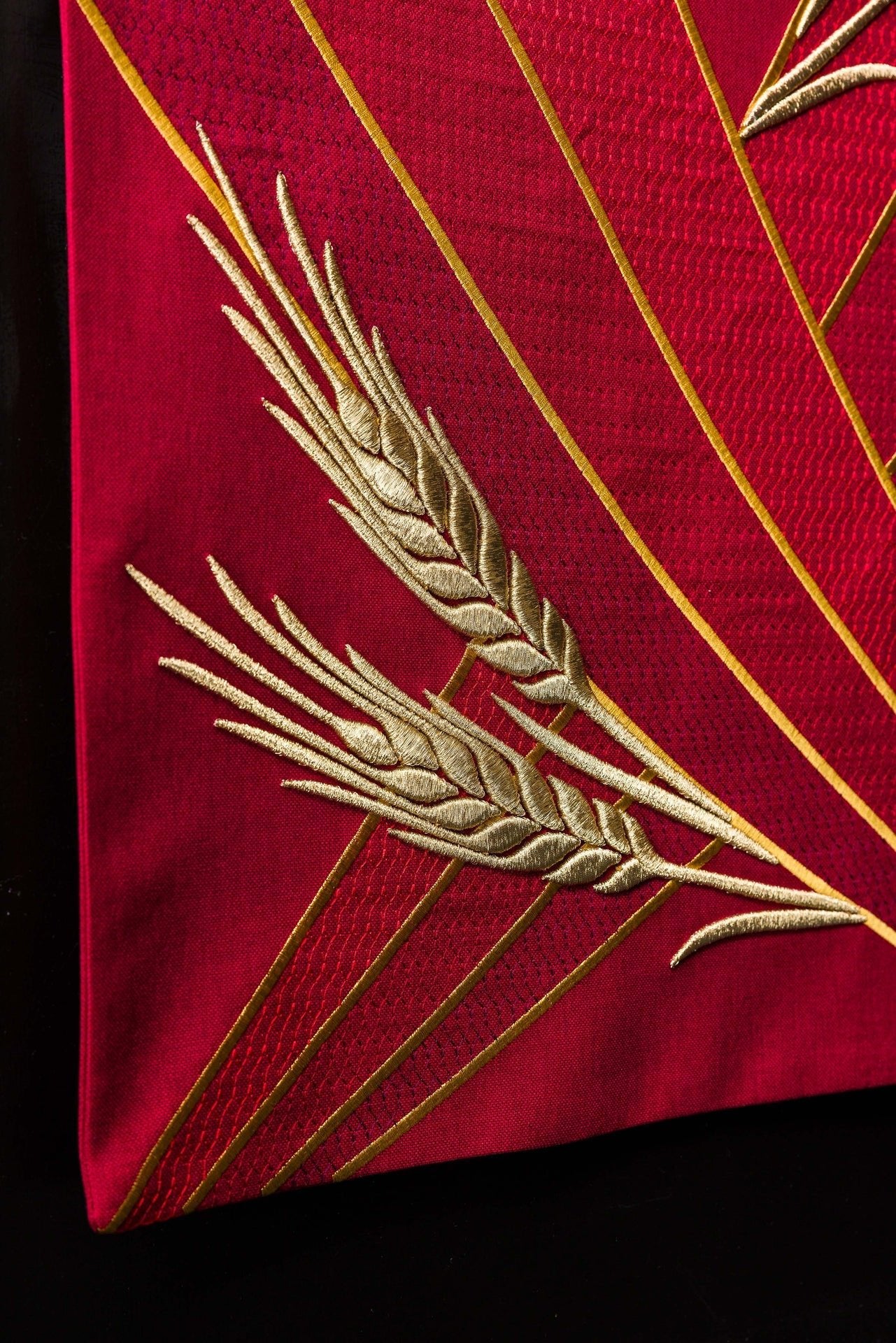 Red lectern cloth with PAX embroidery LE/8050/02 55*250 - CHASUBLES.COM