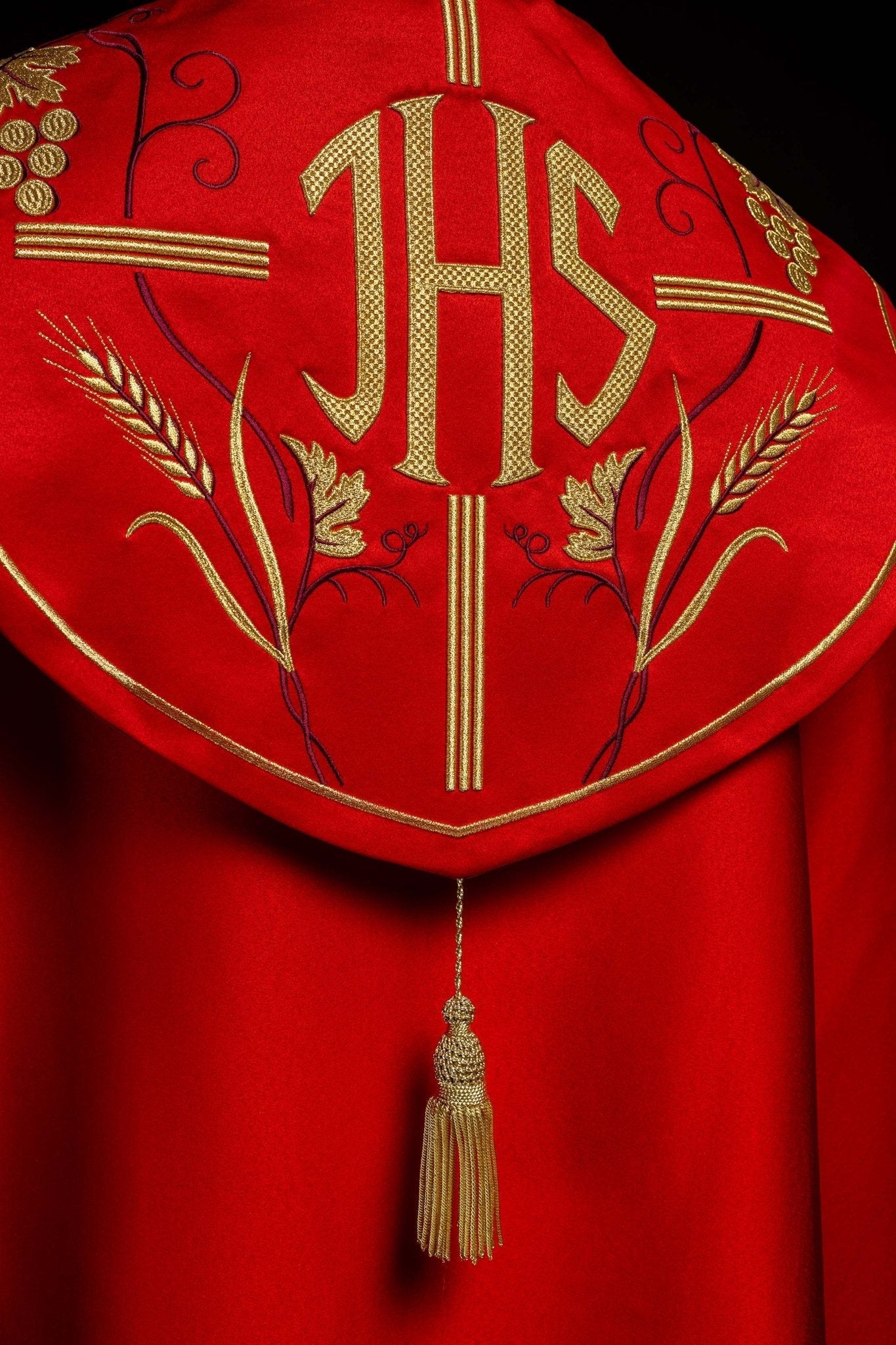 Red Liturgical cope with Gold Embroidery IHS and Grape KKP/001/02/20 CZERWONA SAT.POMPON 150cm - HAFTINAUSA.COM