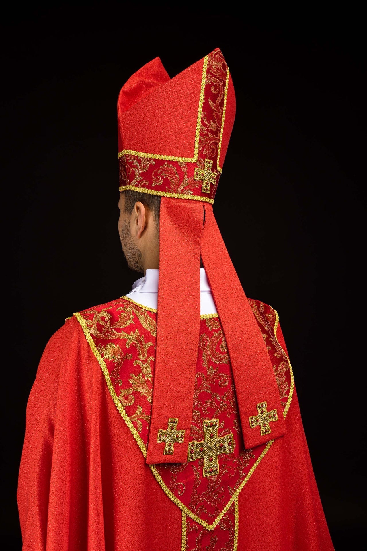 Red mitre embroidered with a cross decorated with jacquard fabric LE/9075/02-1 - CHASUBLES.COM