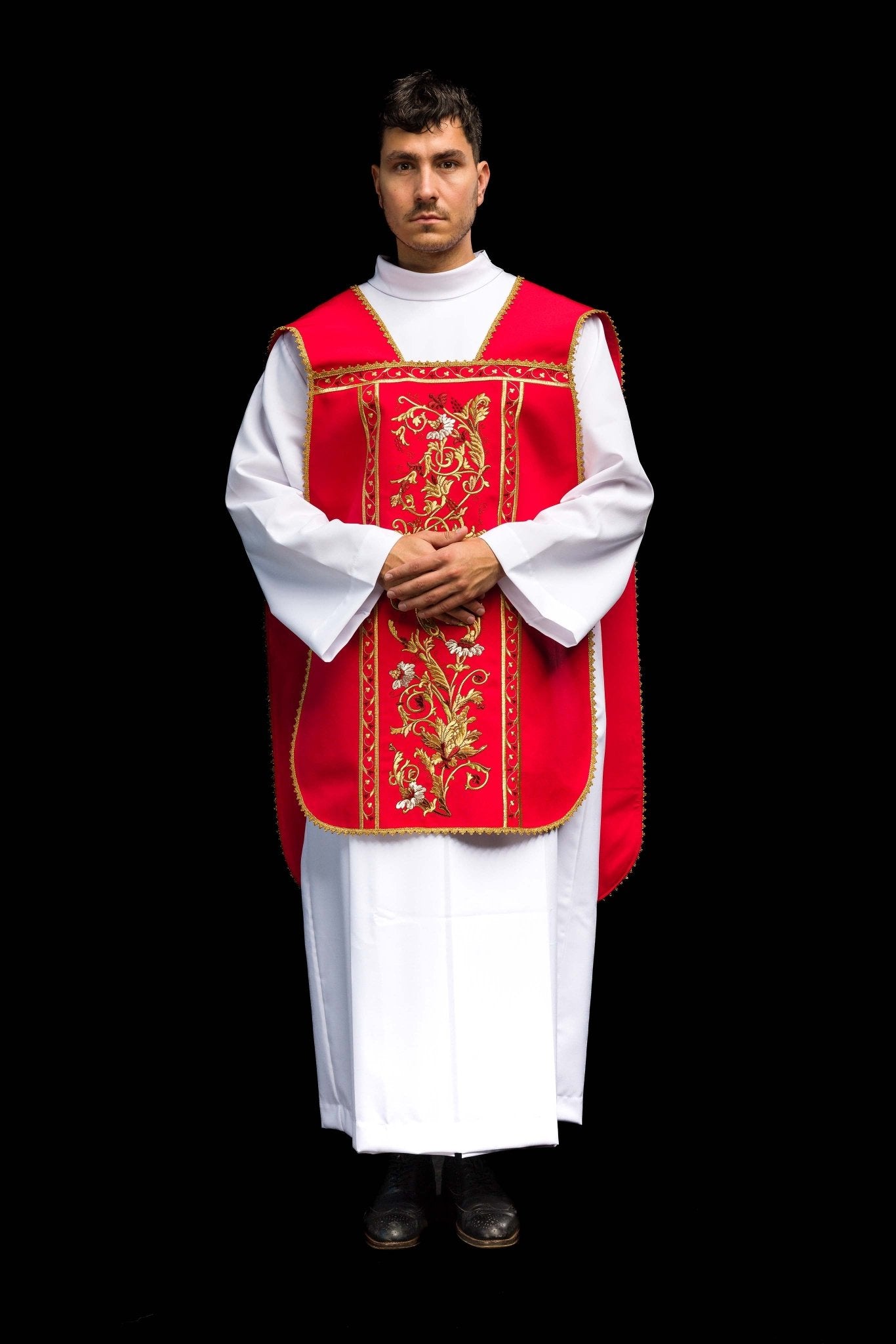 Red Roman Chasuble embroidered with the motif of IHS KOR/200/02/01 CZERWONY - CHASUBLES.COM