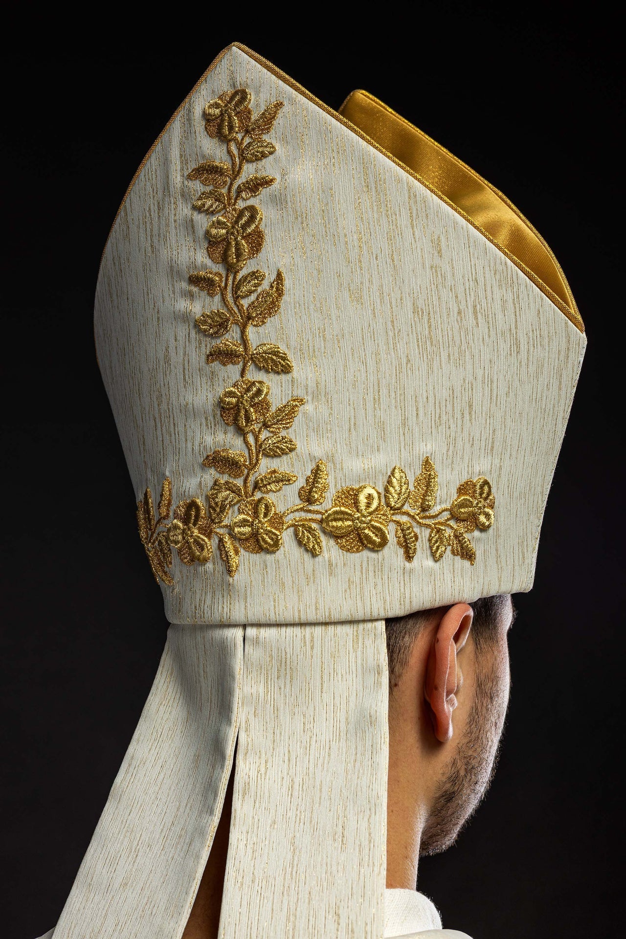 Richly Embroidered Mitre with a Marian Motif KMR/016/05/86-1 - CHASUBLES.COM