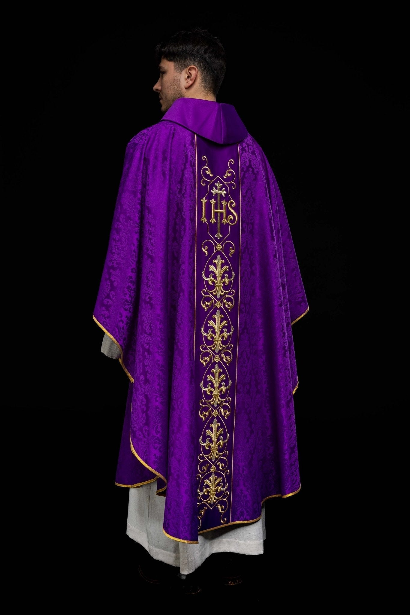 Richly embroidered purple IHS chasuble KOR/268/03/67 - HAFTINAUSA.COM