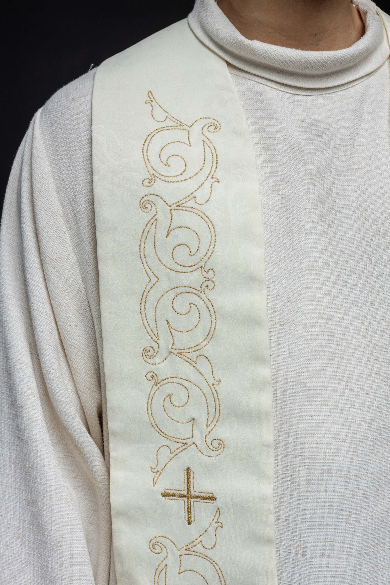 Roman stole with cross embroidery HA2102 - 05 - HAFTINAUSA.COM