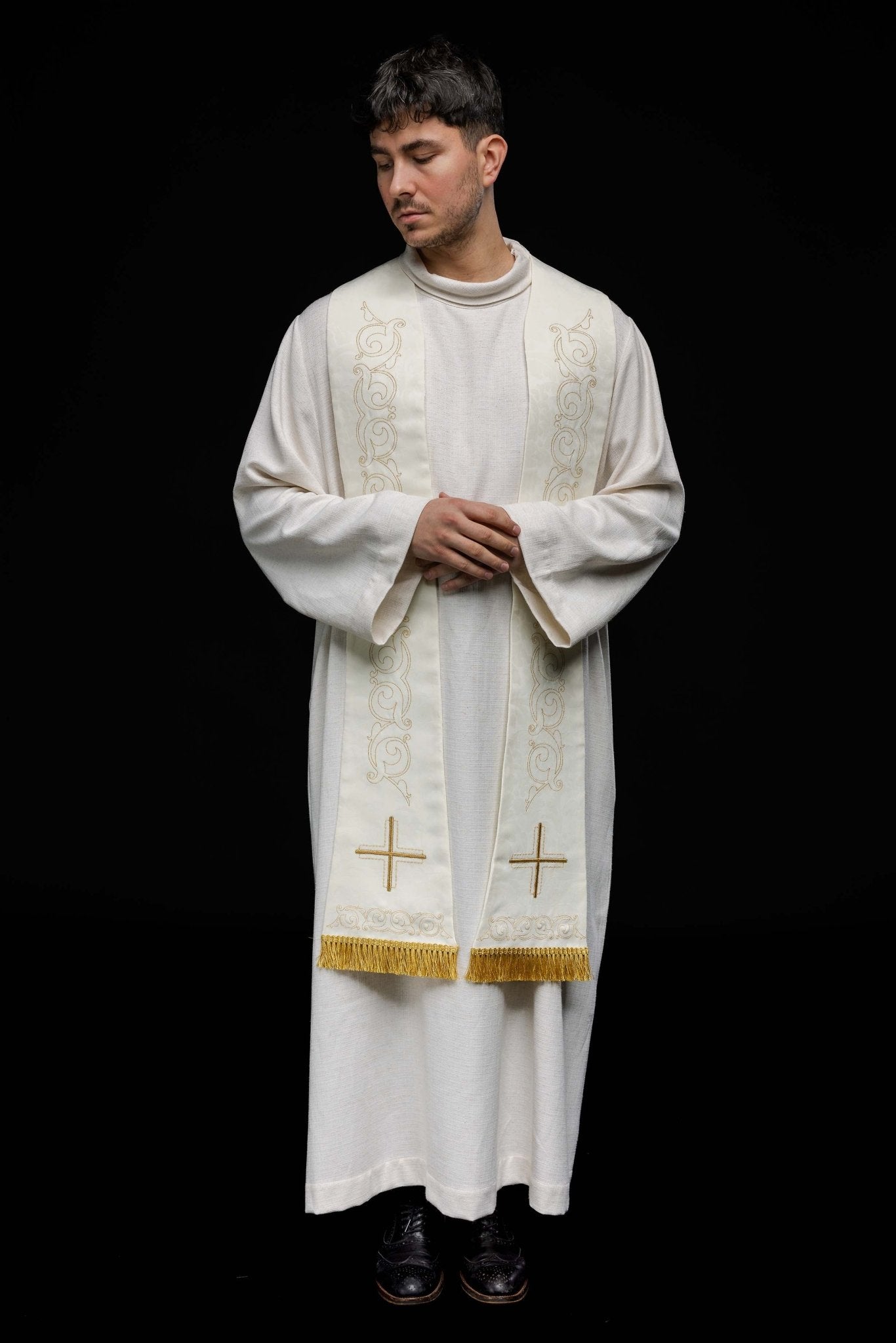 Roman stole with cross embroidery HA2102 - 05 - HAFTINAUSA.COM