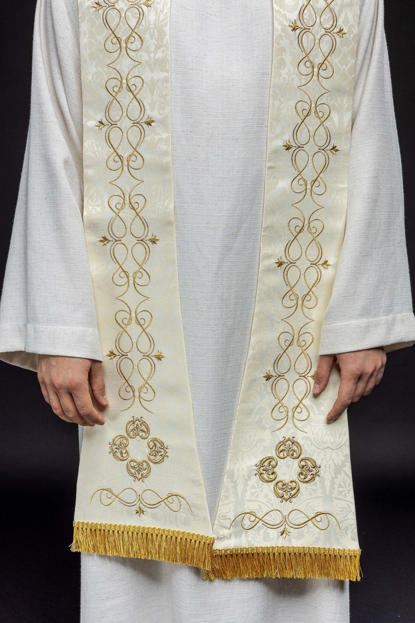 Roman stole with embroidery HA2105 - 05 - HAFTINAUSA.COM