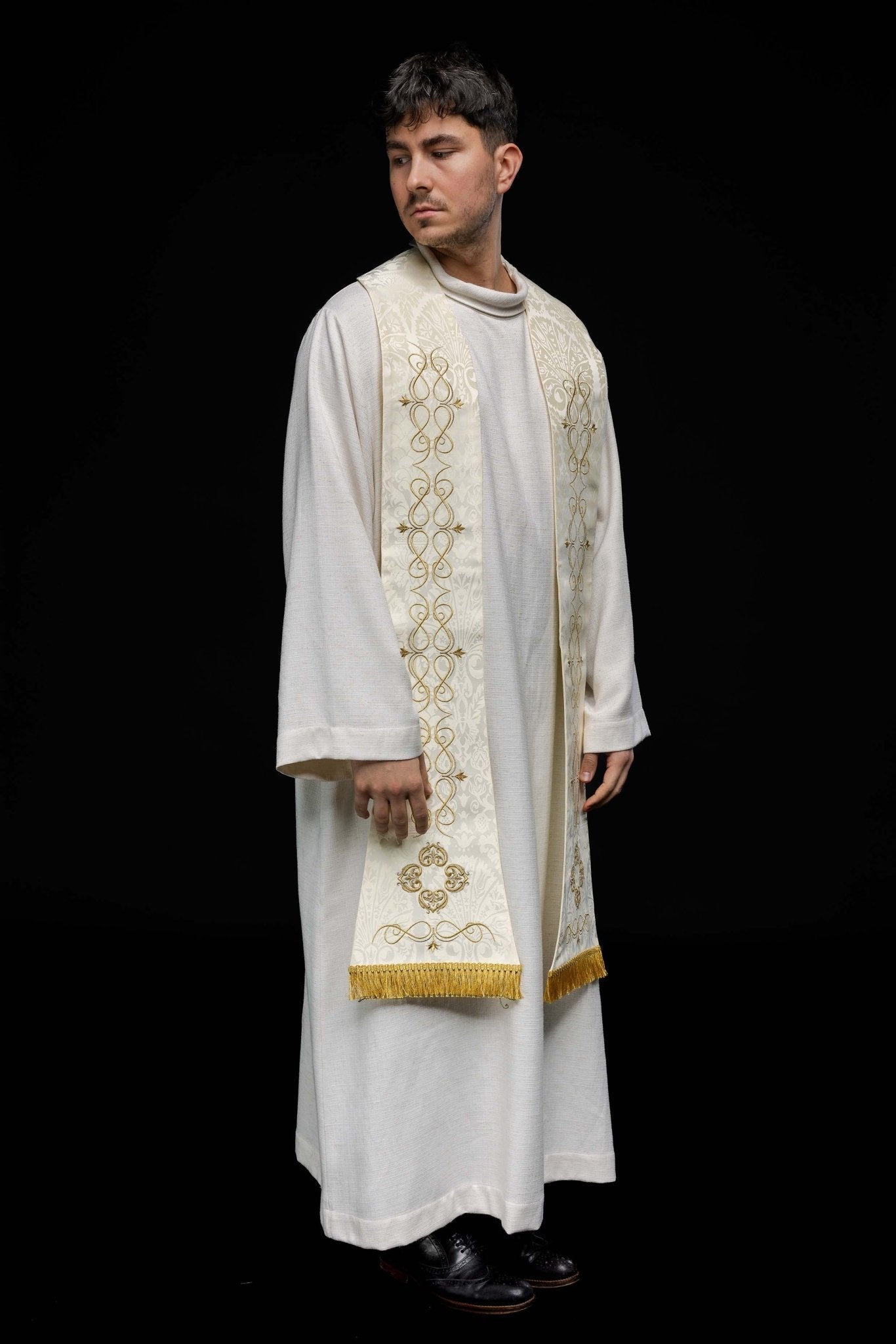 Roman stole with embroidery HA2105 - 05 - HAFTINAUSA.COM
