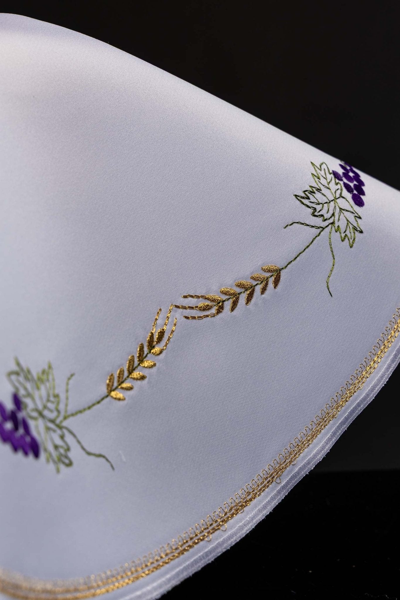 Round veil for the pyx with ornamented IHS embroidery KWE/019/O/04 53cm BIAŁY - CHASUBLES.COM