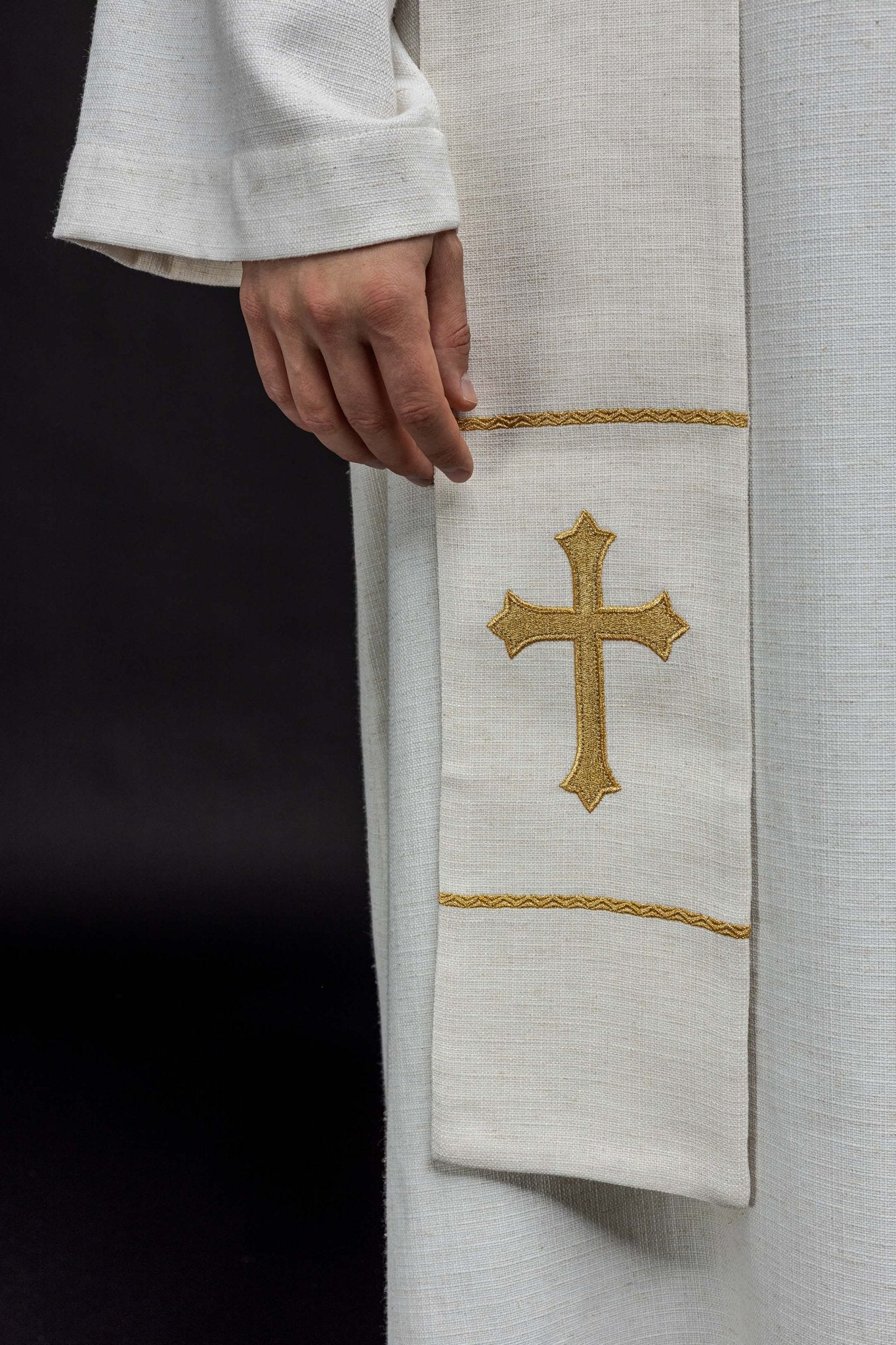 Stole embroidered with the image of Jesus the Good Shepherd with a Lamb KSW2/009/05/49 - HAFTINAUSA.COM