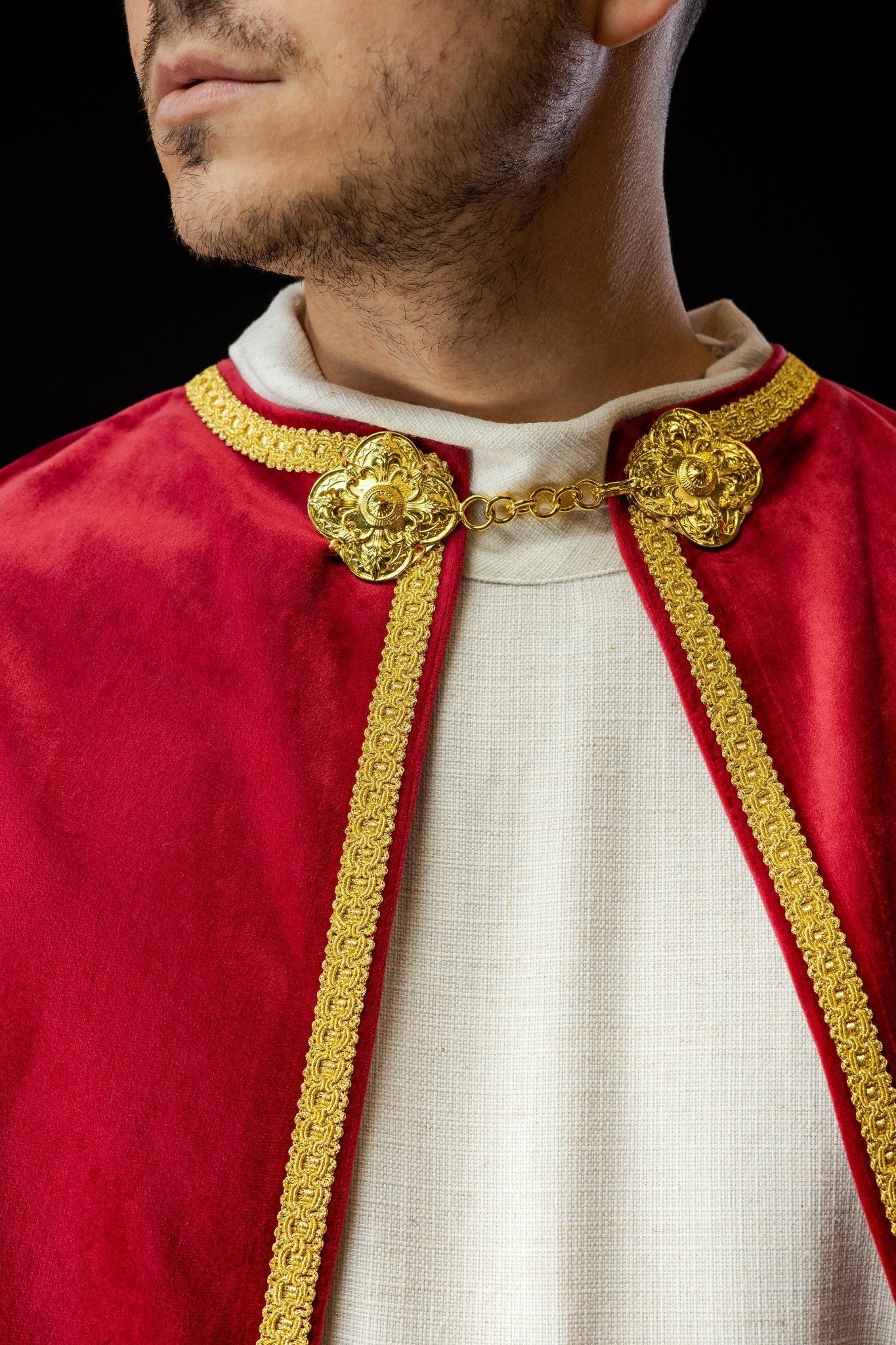 Velvet altar boy cape with clasp red KKP/041/02/76 - HAFTINAUSA.COM