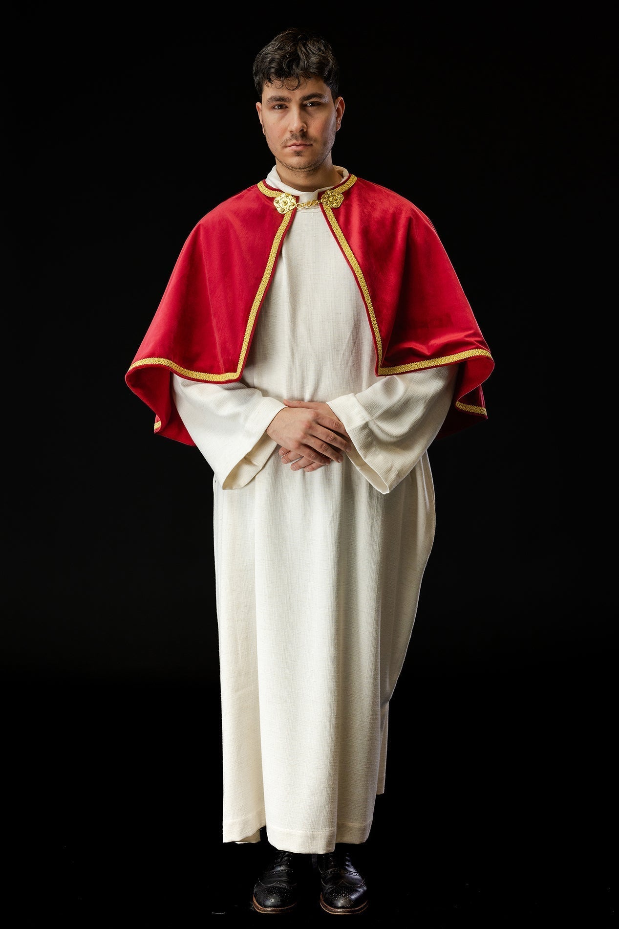 Velvet altar boy cape with clasp red KKP/041/02/76 - HAFTINAUSA.COM