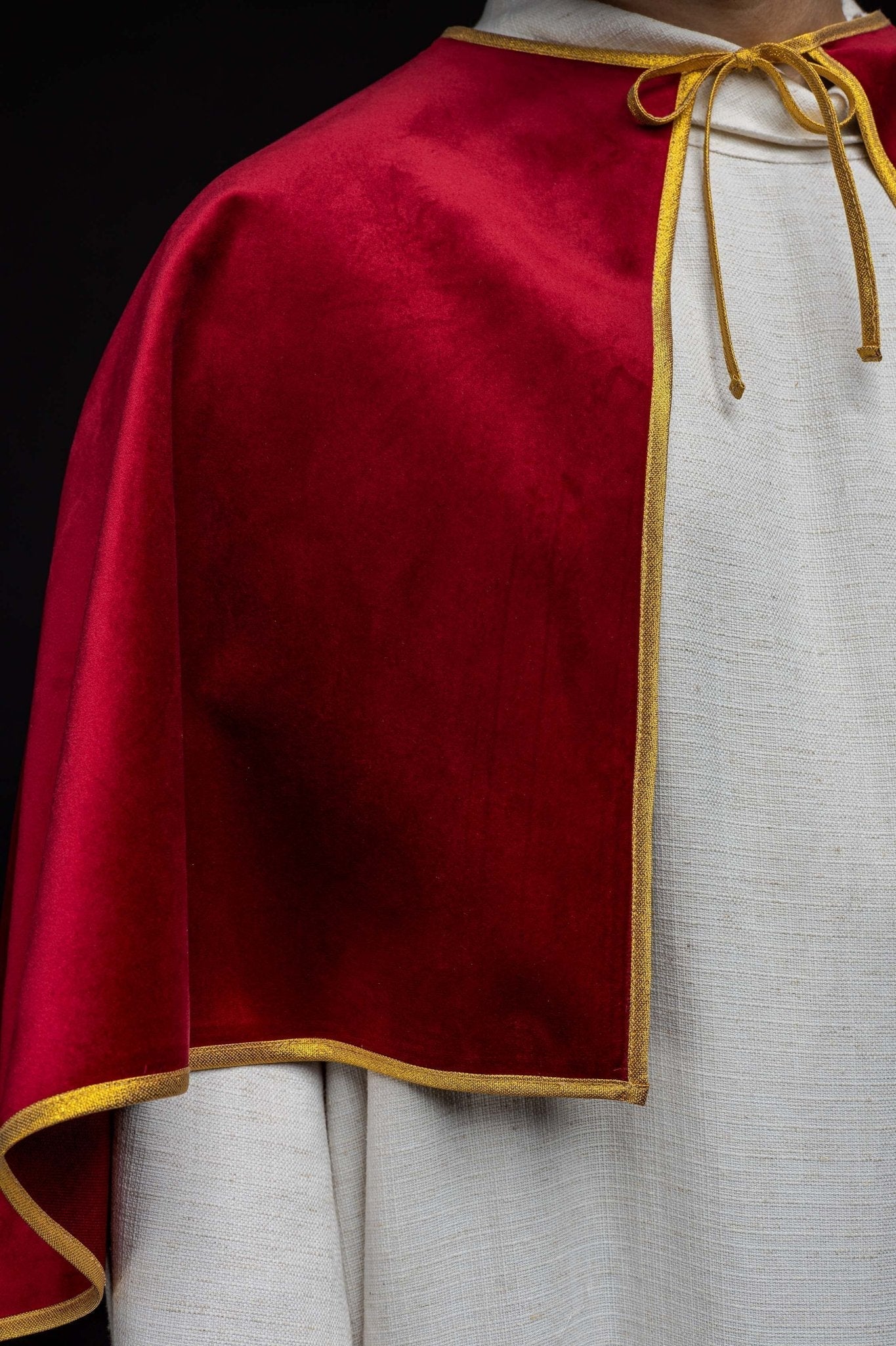 Velvet altar boy cape with ties red KKP/042/02/76 - HAFTINAUSA.COM