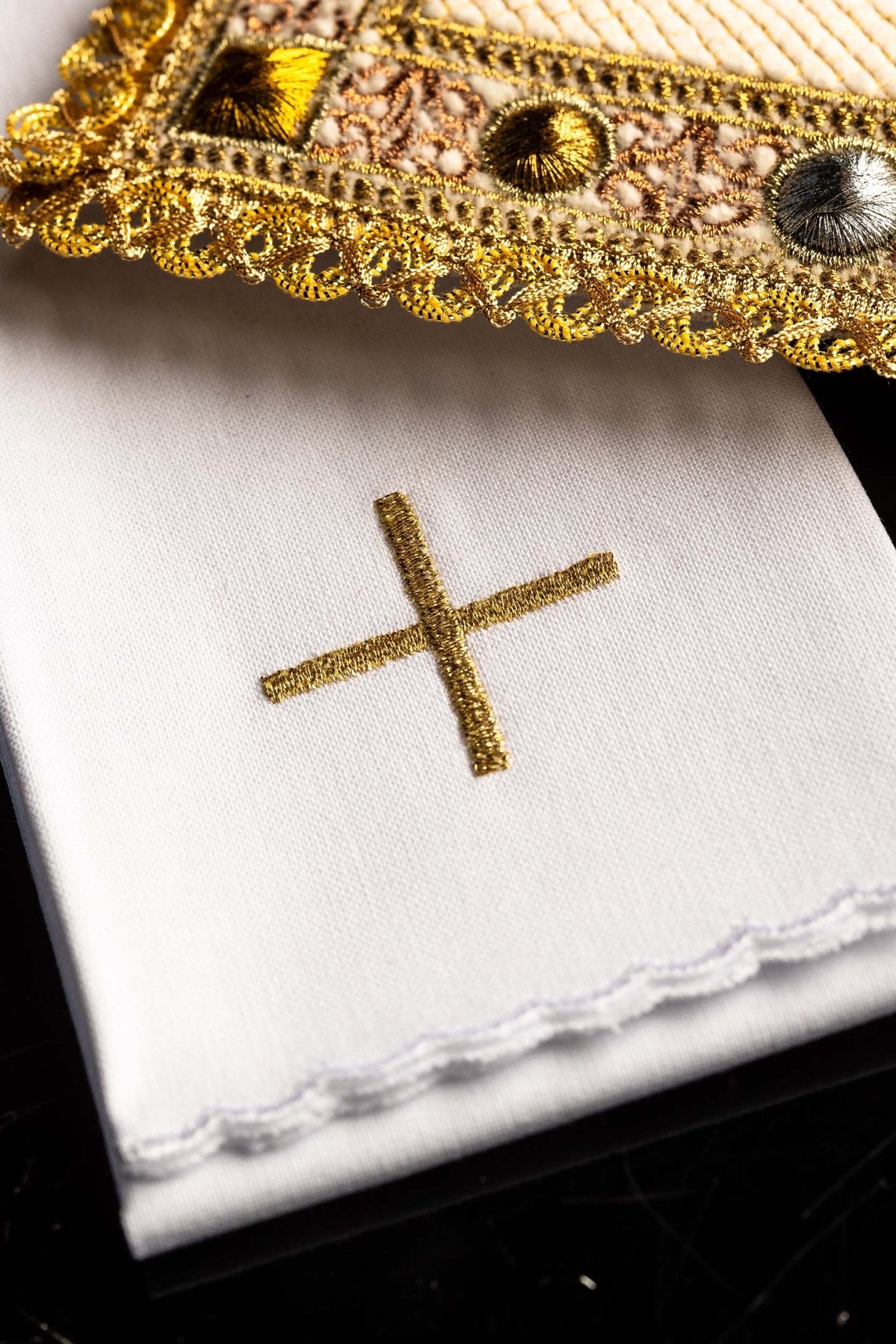 Velvet chalice set in ecru color with embroidered IHS symbol S-5567-C4 - CHASUBLES.COM