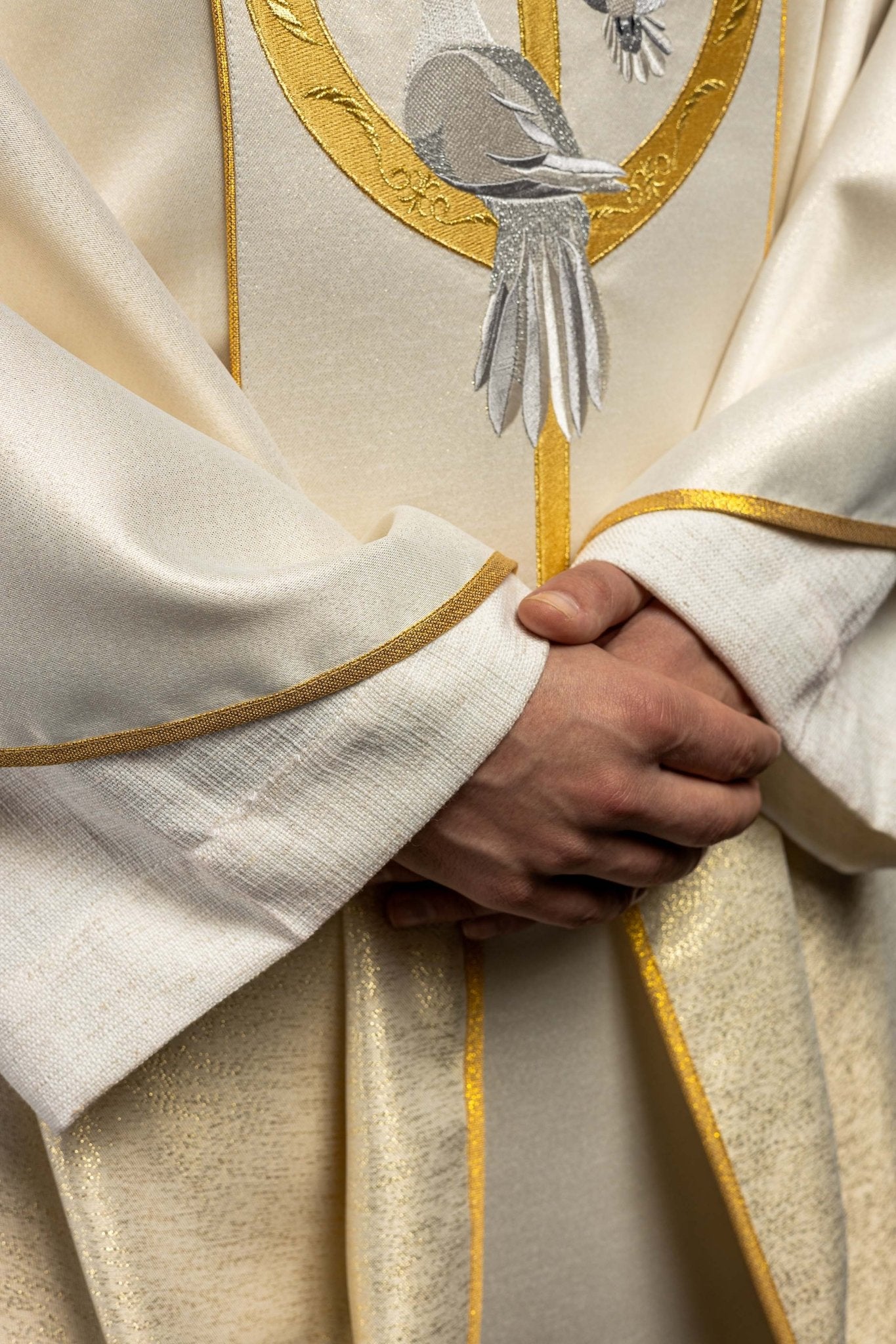 Wedding Chasuble in ecru KOR/219/10/54 ZŁOTY - HAFTINAUSA.COM