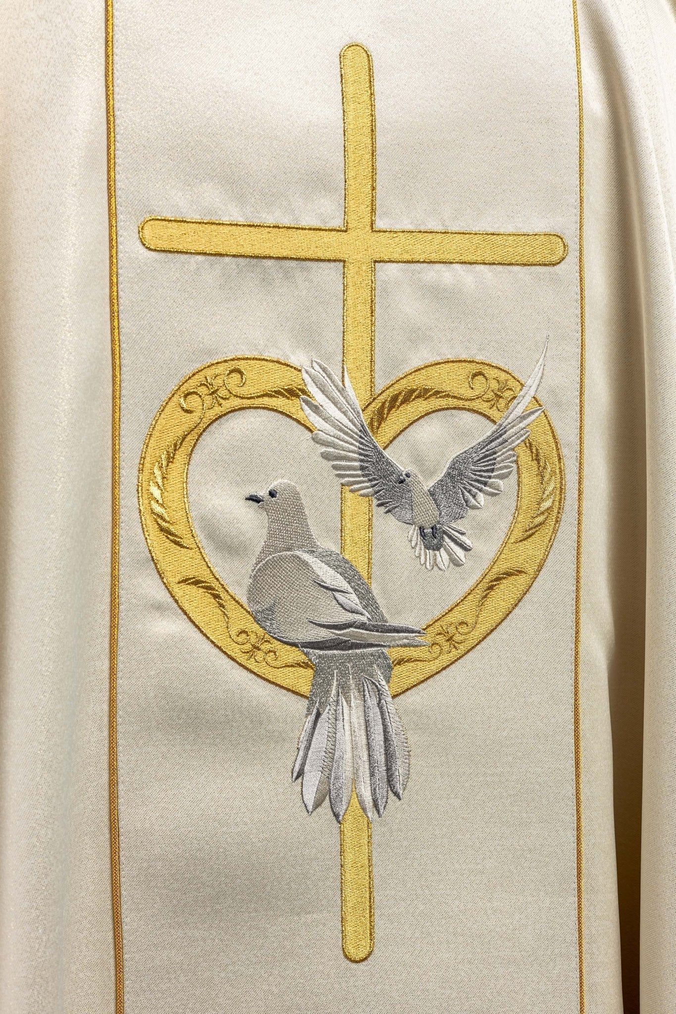 Wedding Chasuble in ecru KOR/219/10/54 ZŁOTY - HAFTINAUSA.COM
