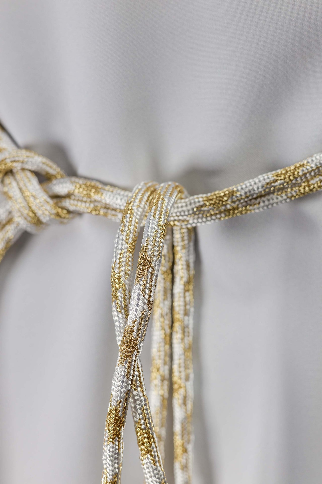 White and Gold Liturgical Cincture CIN/804 - CHASUBLES.COM