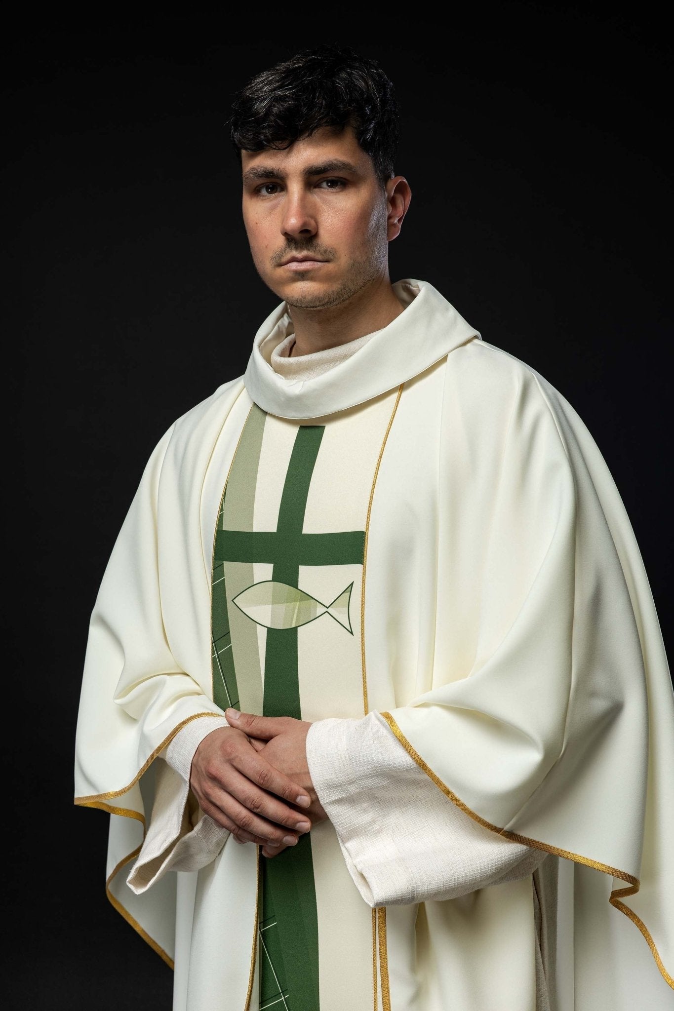 White chasuble embroidered with cross and fish patter HA7010 - 05 ECRU - HAFTINAUSA.COM