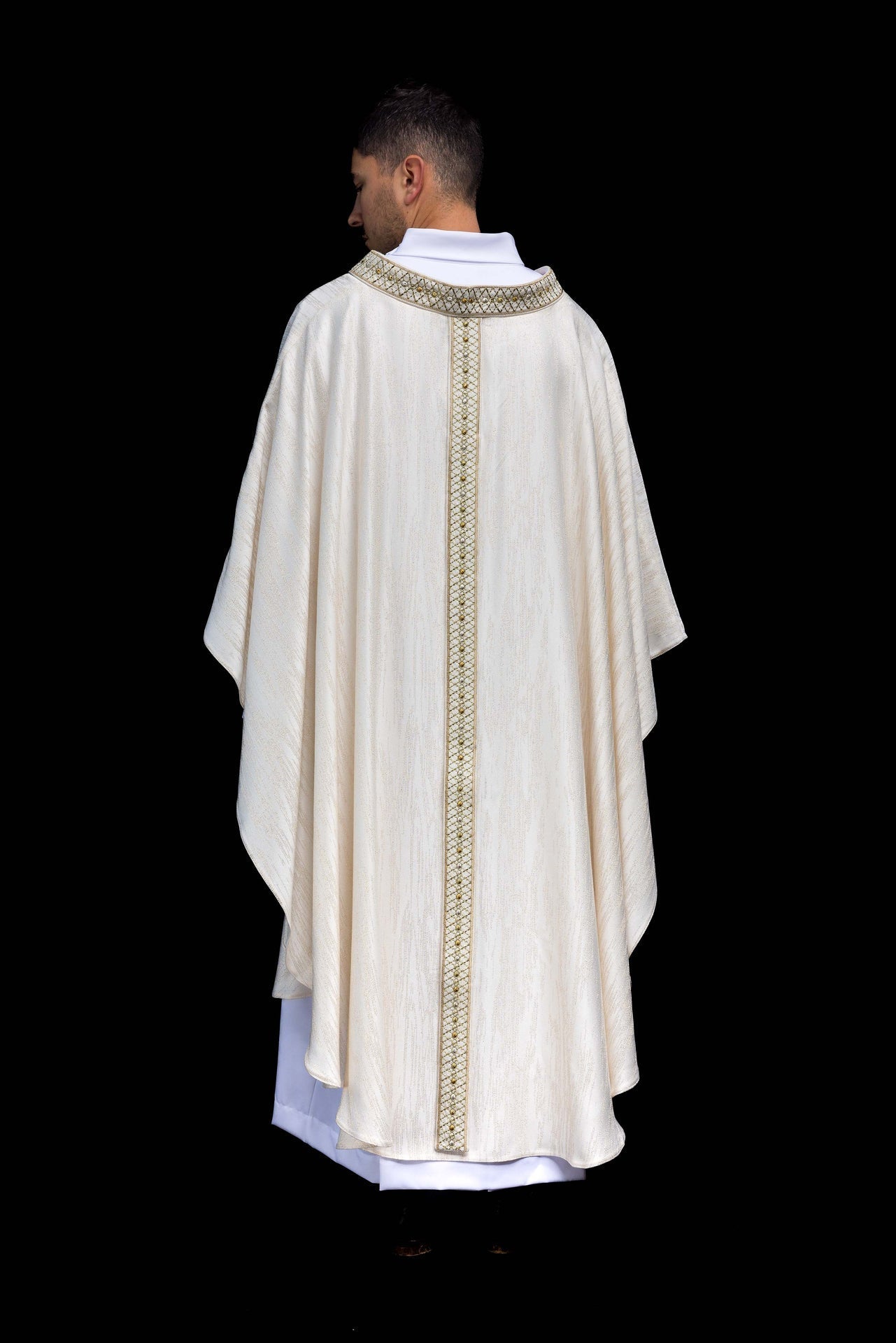 White Chasuble with Embroidered Band and Collar LE/7033/05 - CHASUBLES.COM
